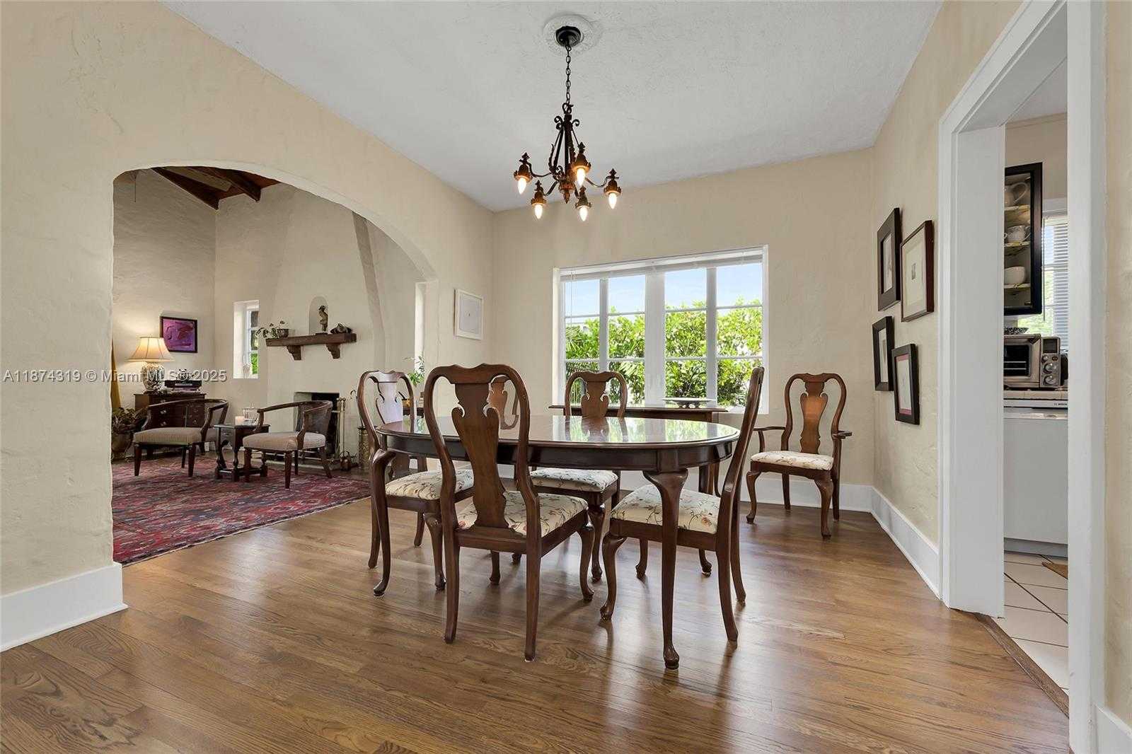 Small Image of 1137 OBISPO AVE, Coral Gables Number 9