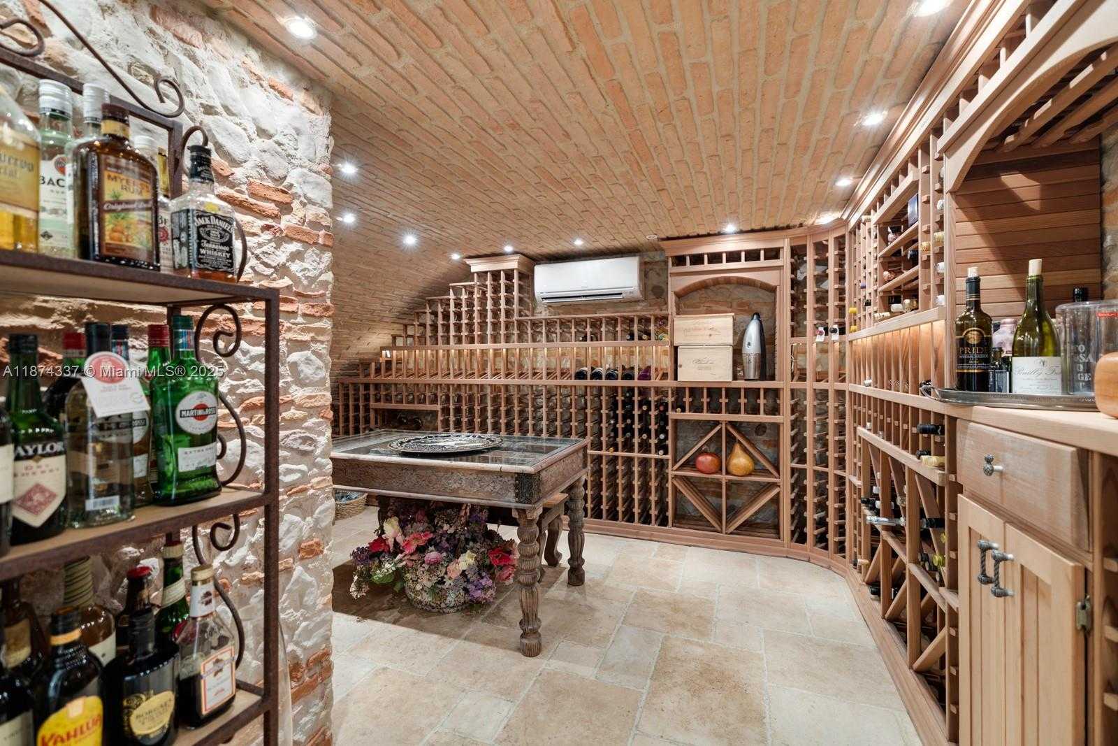 Small Image of 277 VELEROS CT, Coral Gables Number 14