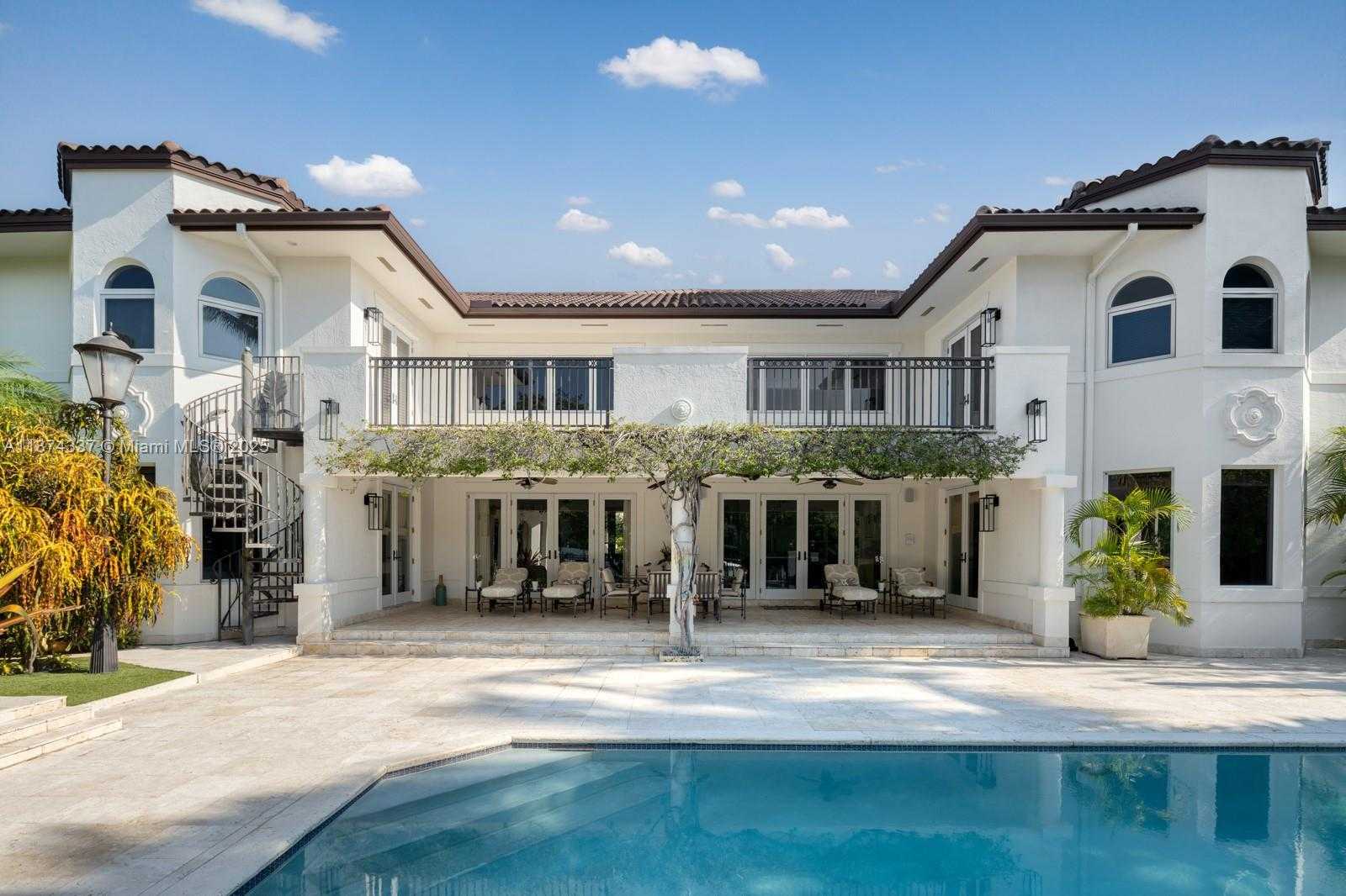 Small Image of 277 VELEROS CT, Coral Gables Number 17