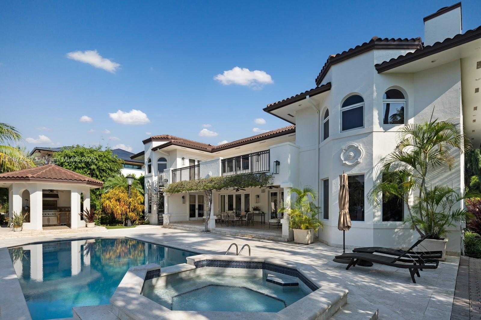 Small Image of 277 VELEROS CT, Coral Gables Number 18
