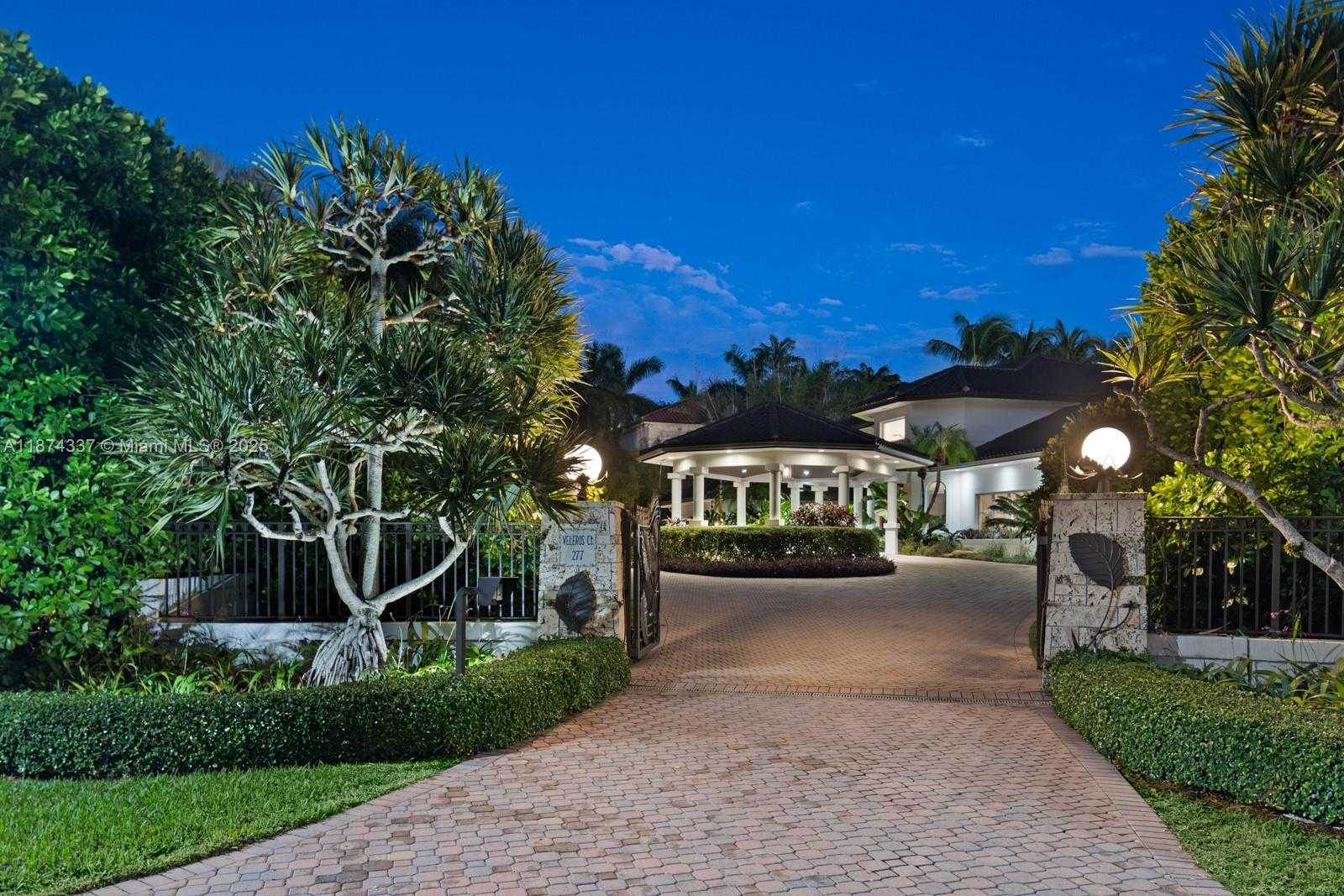 Small Image of 277 VELEROS CT, Coral Gables Number 2