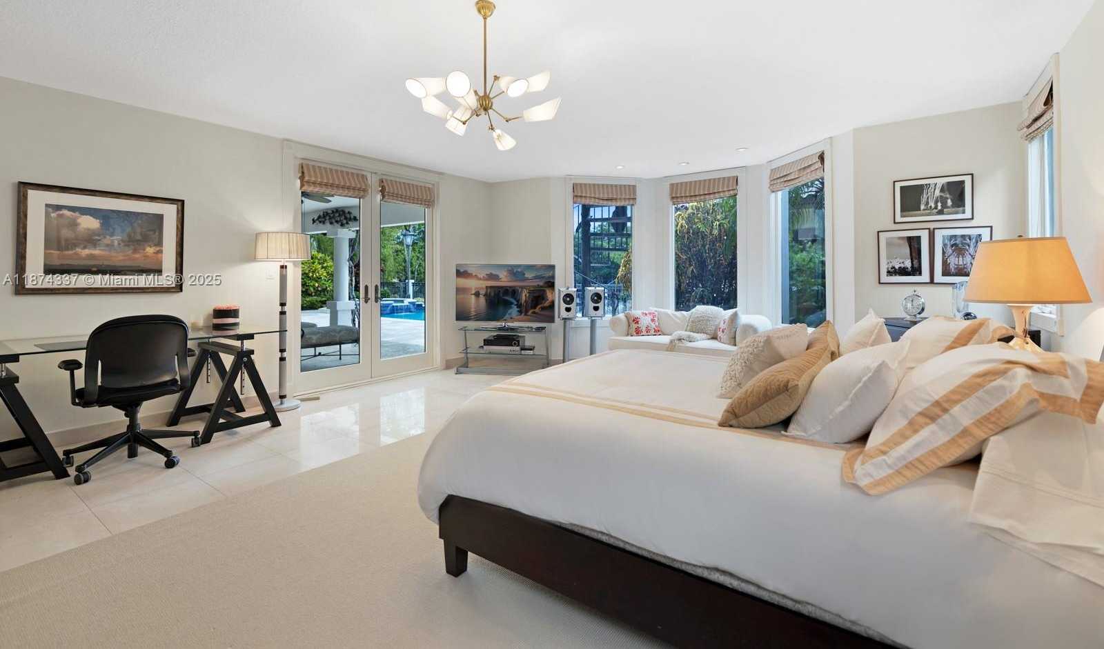 Small Image of 277 VELEROS CT, Coral Gables Number 22