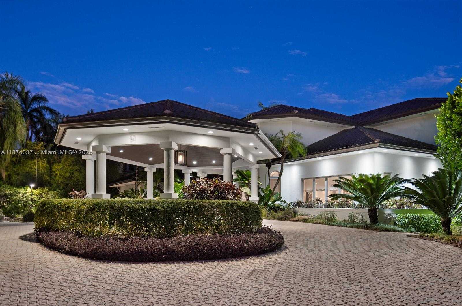Small Image of 277 VELEROS CT, Coral Gables Number 3
