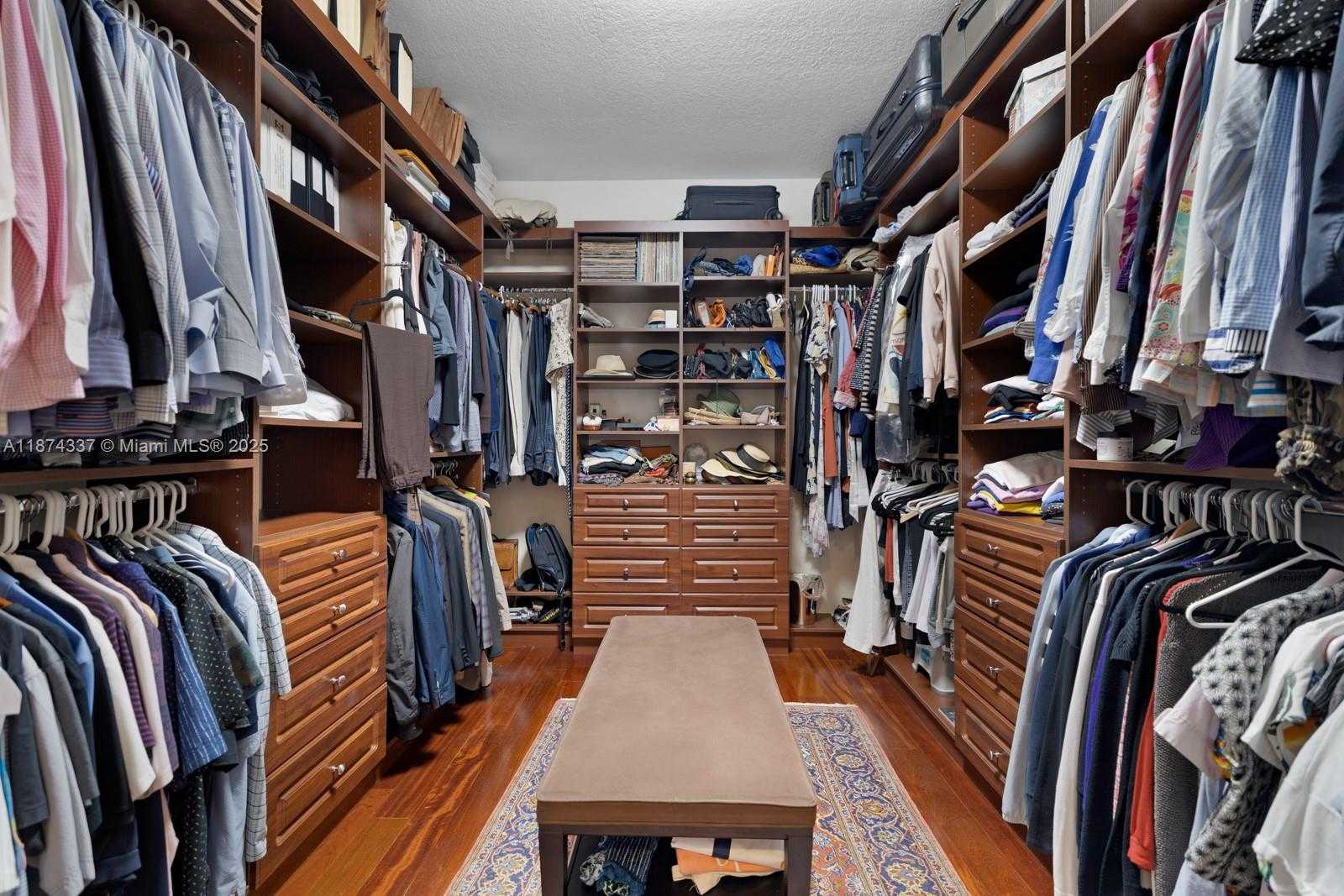 Small Image of 277 VELEROS CT, Coral Gables Number 30