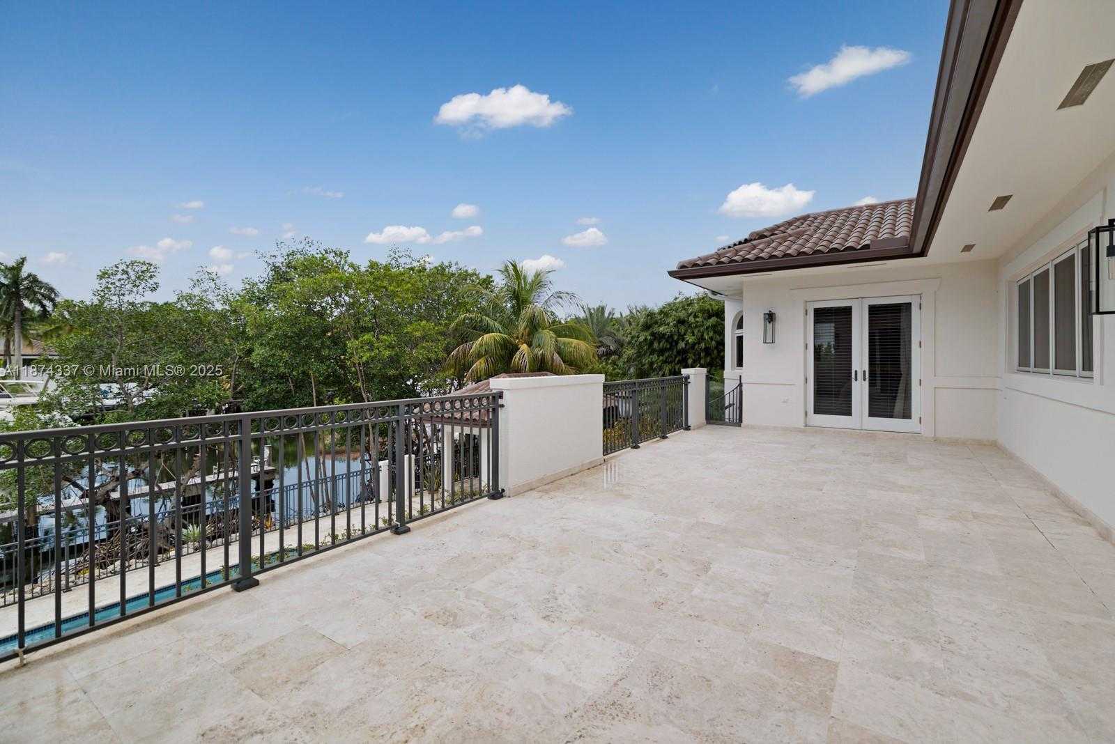 Small Image of 277 VELEROS CT, Coral Gables Number 31