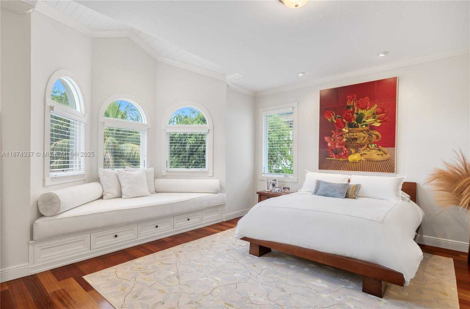 Small Image of 277 VELEROS CT, Coral Gables Number 32