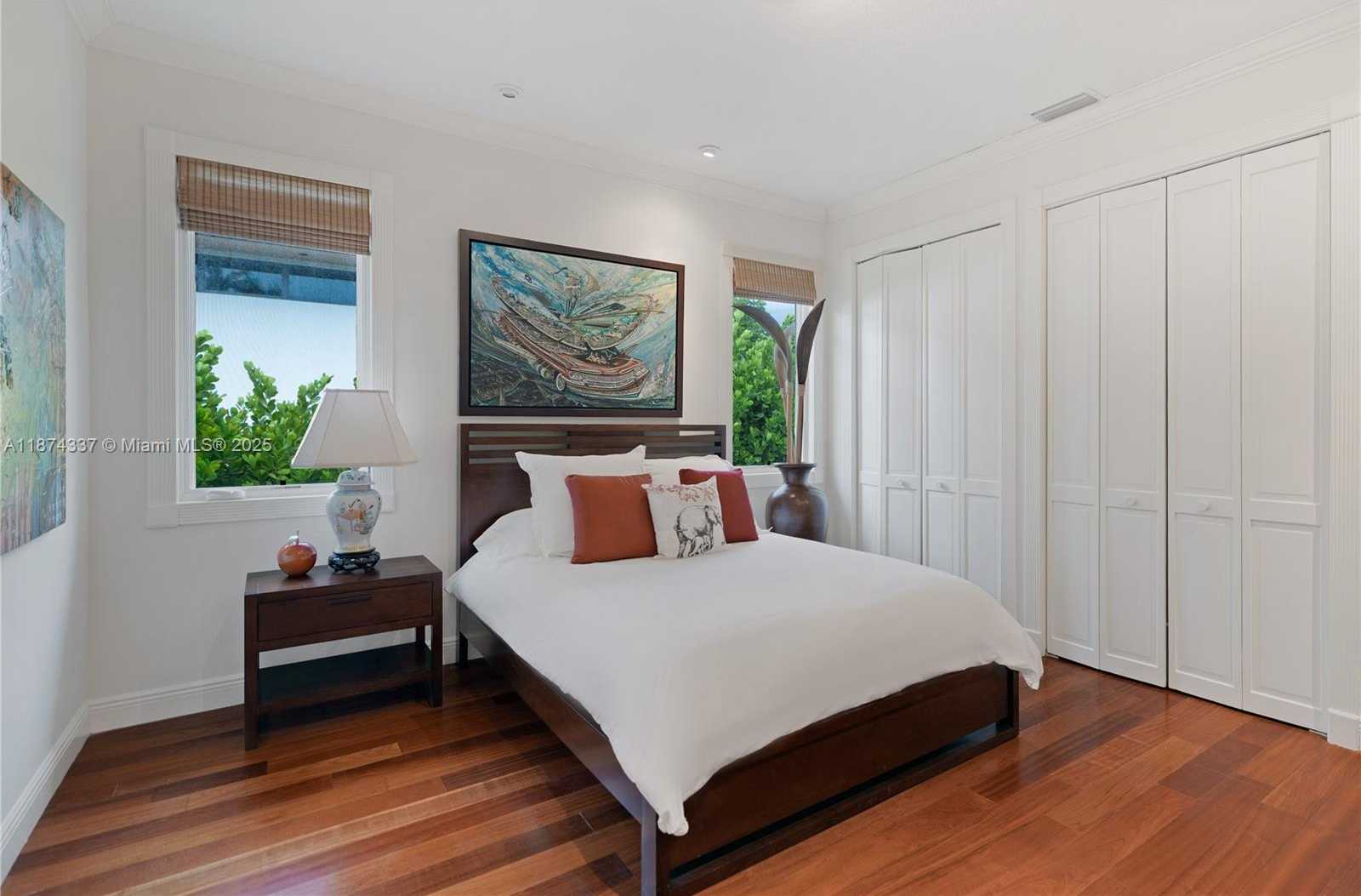 Small Image of 277 VELEROS CT, Coral Gables Number 35