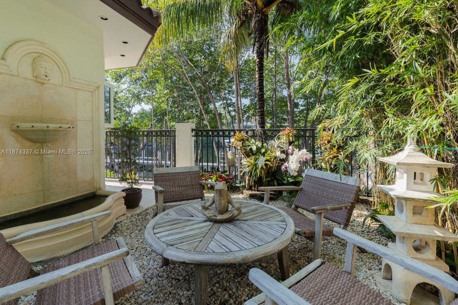 Small Image of 277 VELEROS CT, Coral Gables Number 37
