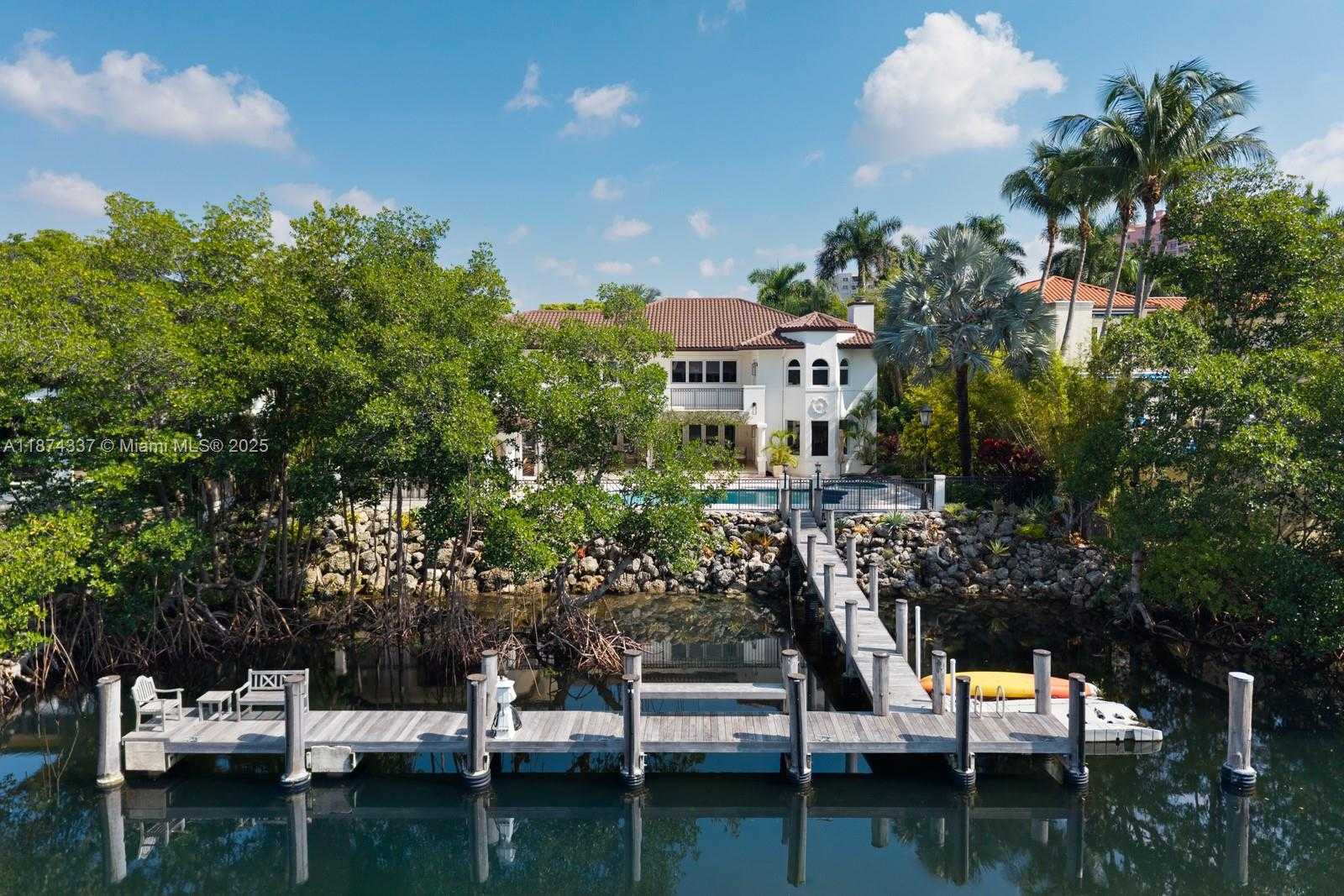 Small Image of 277 VELEROS CT, Coral Gables Number 38