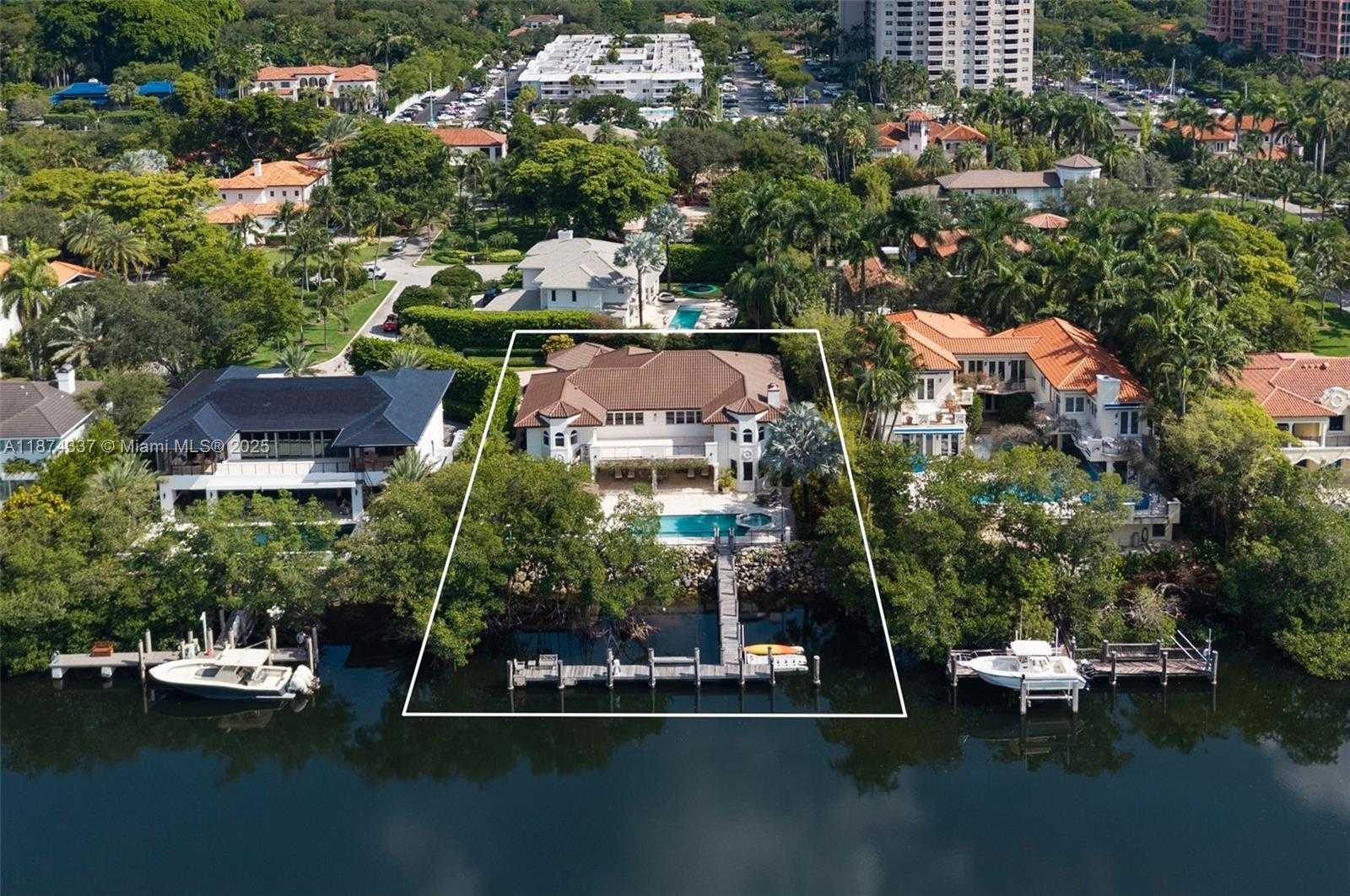 Small Image of 277 VELEROS CT, Coral Gables Number 39