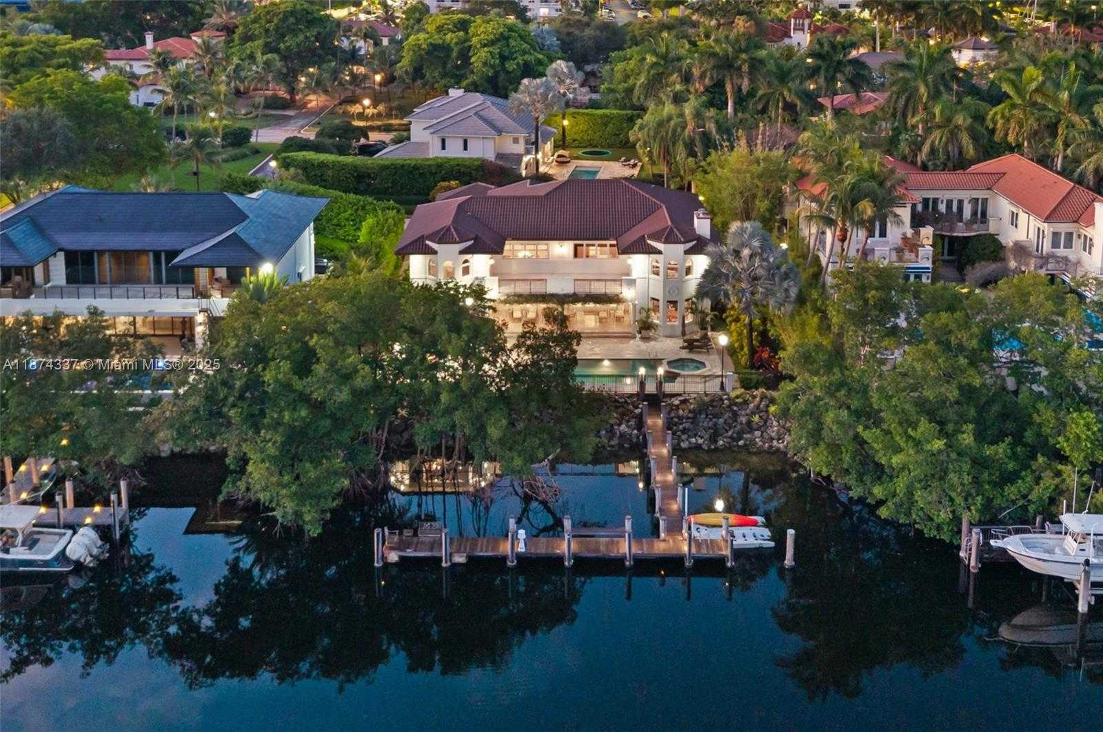 Small Image of 277 VELEROS CT, Coral Gables Number 40