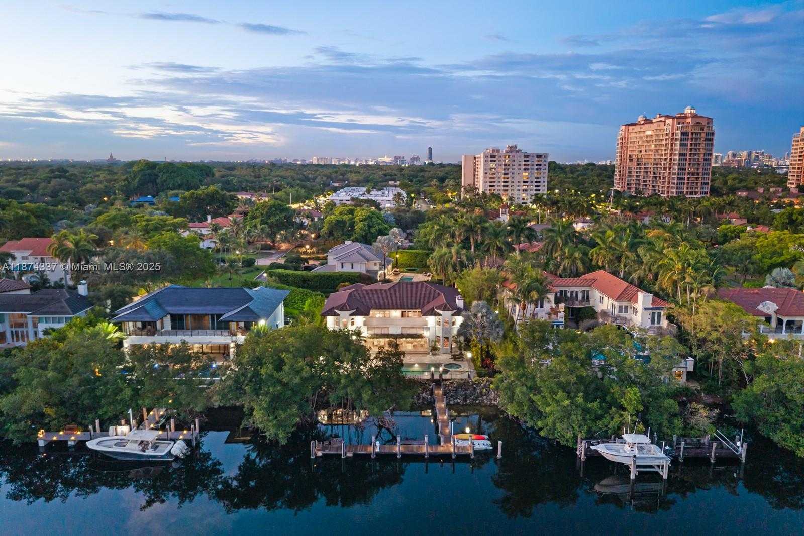 Small Image of 277 VELEROS CT, Coral Gables Number 41