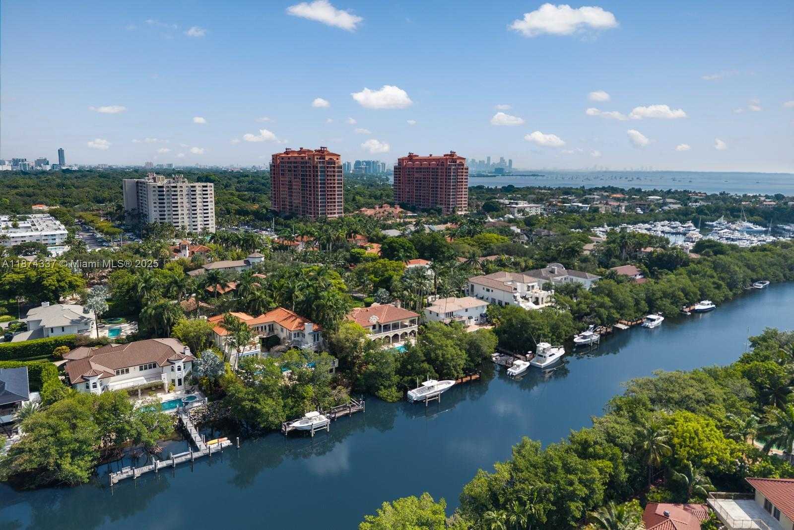 Small Image of 277 VELEROS CT, Coral Gables Number 43
