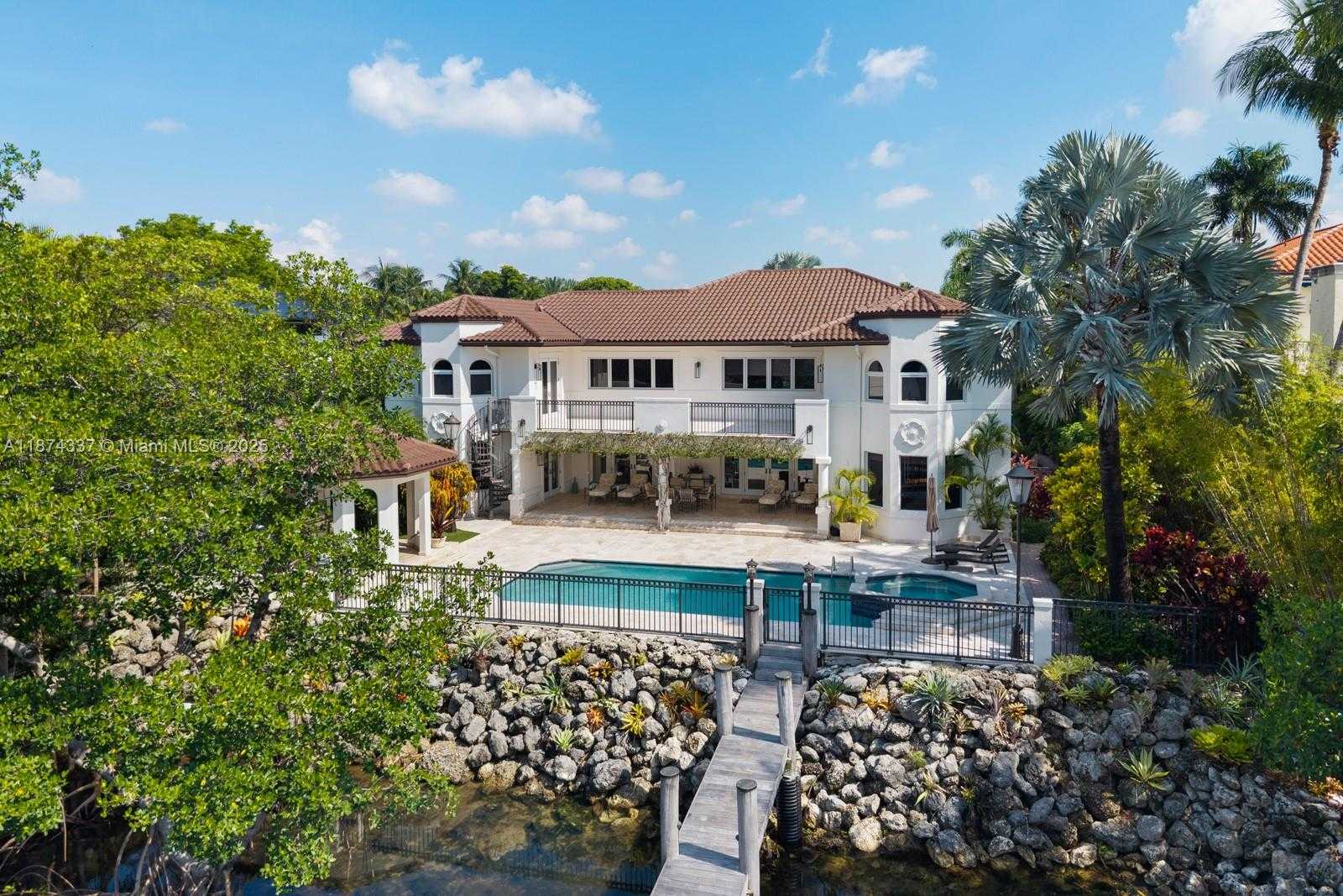 Small Image of 277 VELEROS CT, Coral Gables Number 45