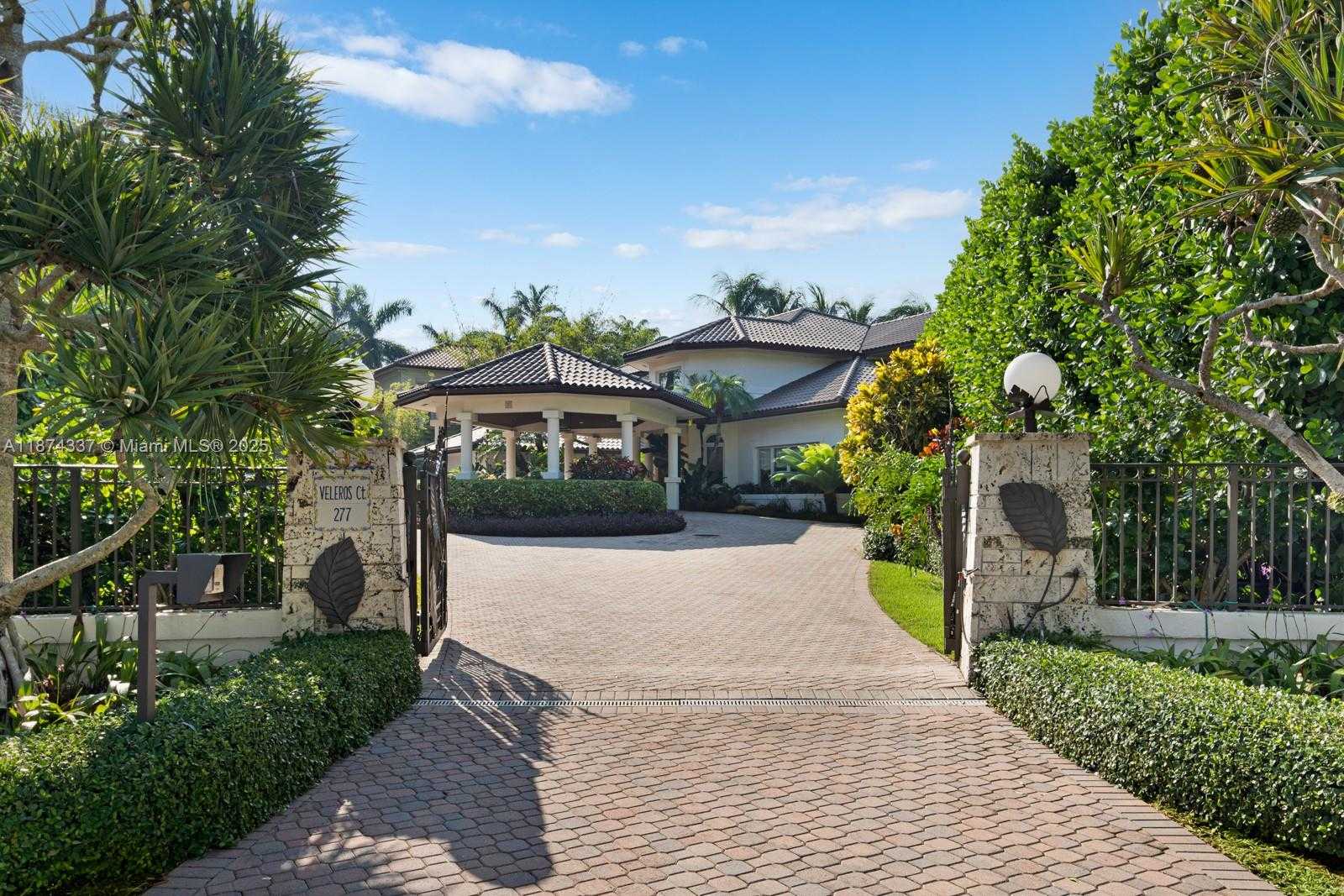 Small Image of 277 VELEROS CT, Coral Gables Number 47