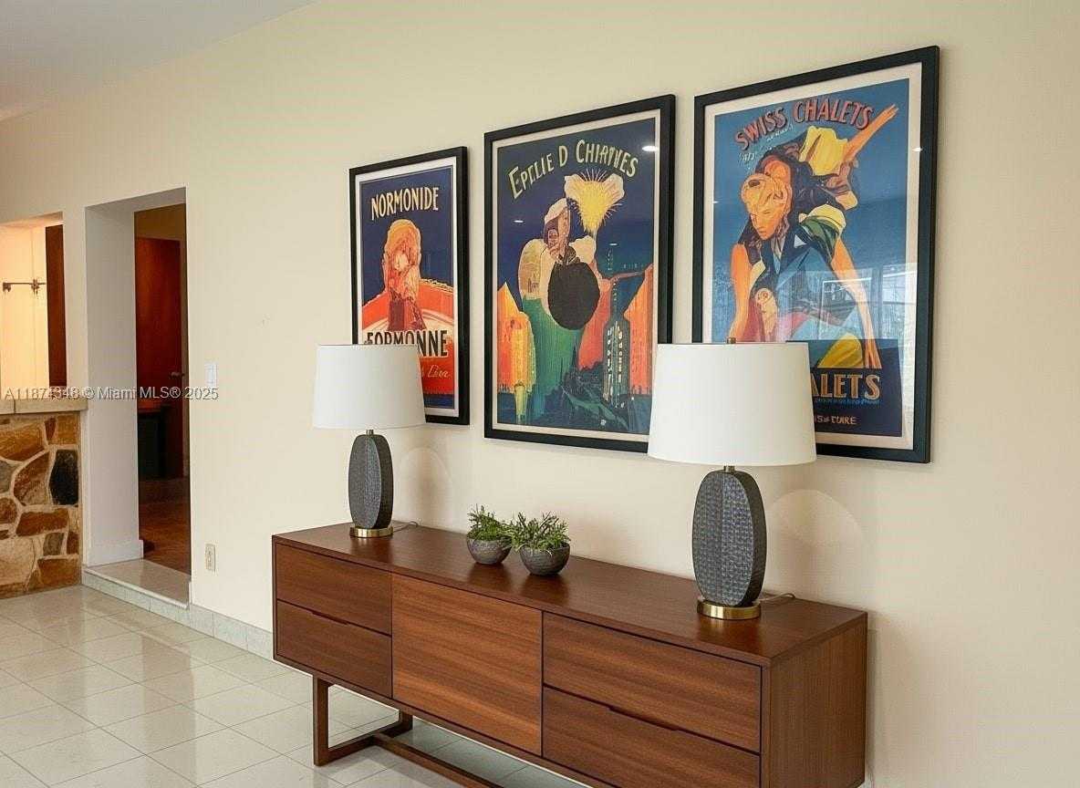 Small Image of 40 SOUTH WEST 30TH RD, Miami Number 22