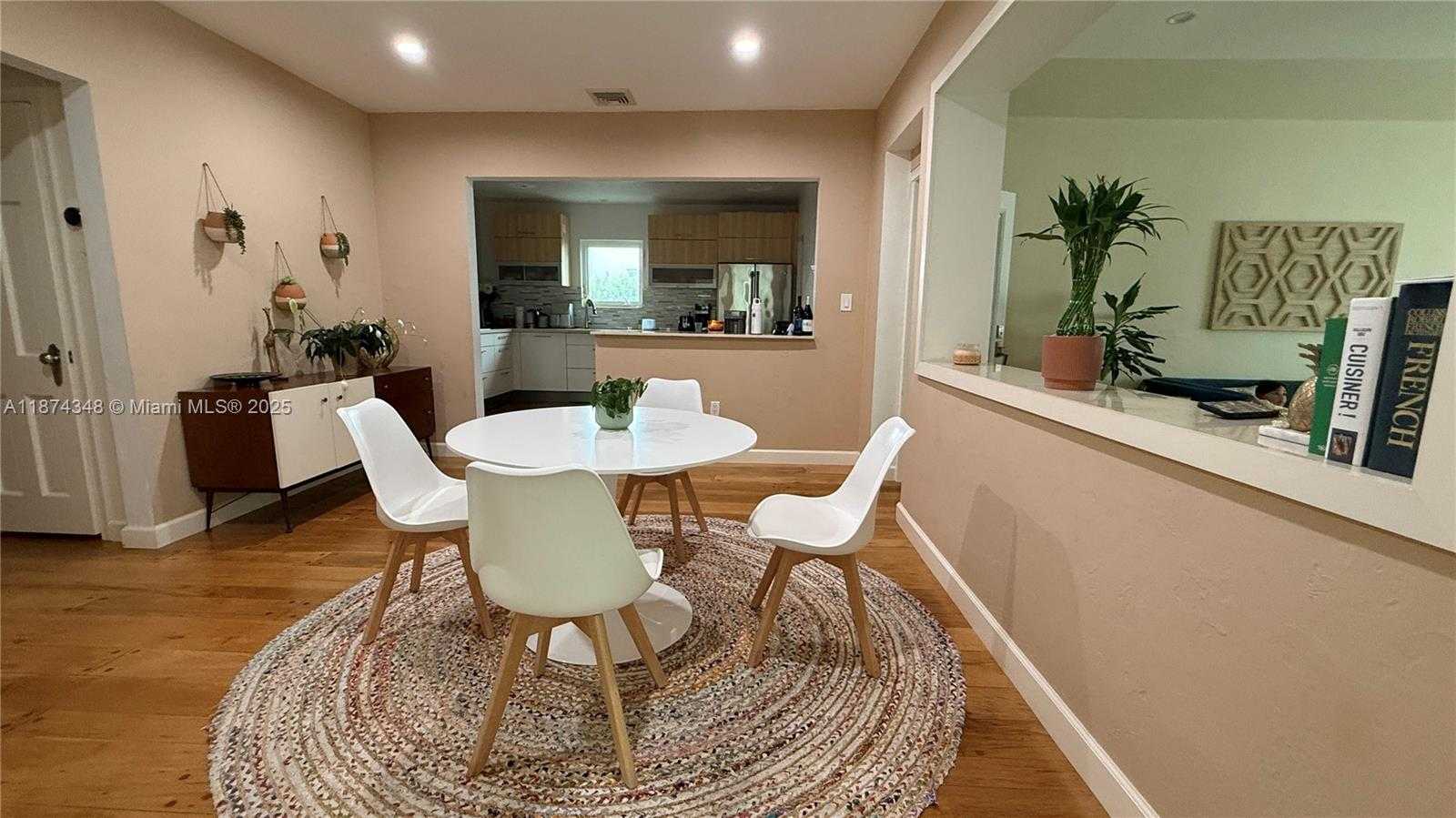 Small Image of 40 SOUTH WEST 30TH RD, Miami Number 32