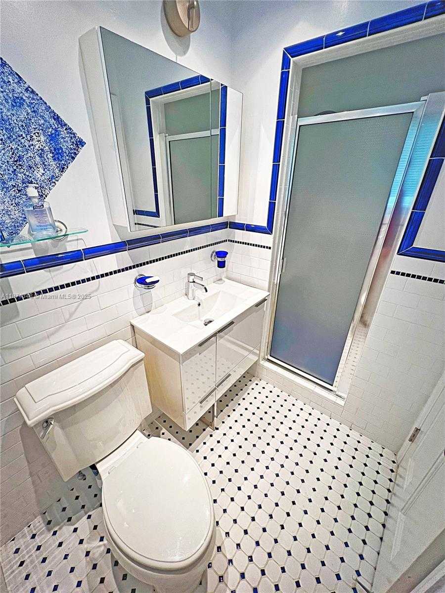 Small Image of 40 SOUTH WEST 30TH RD, Miami Number 44