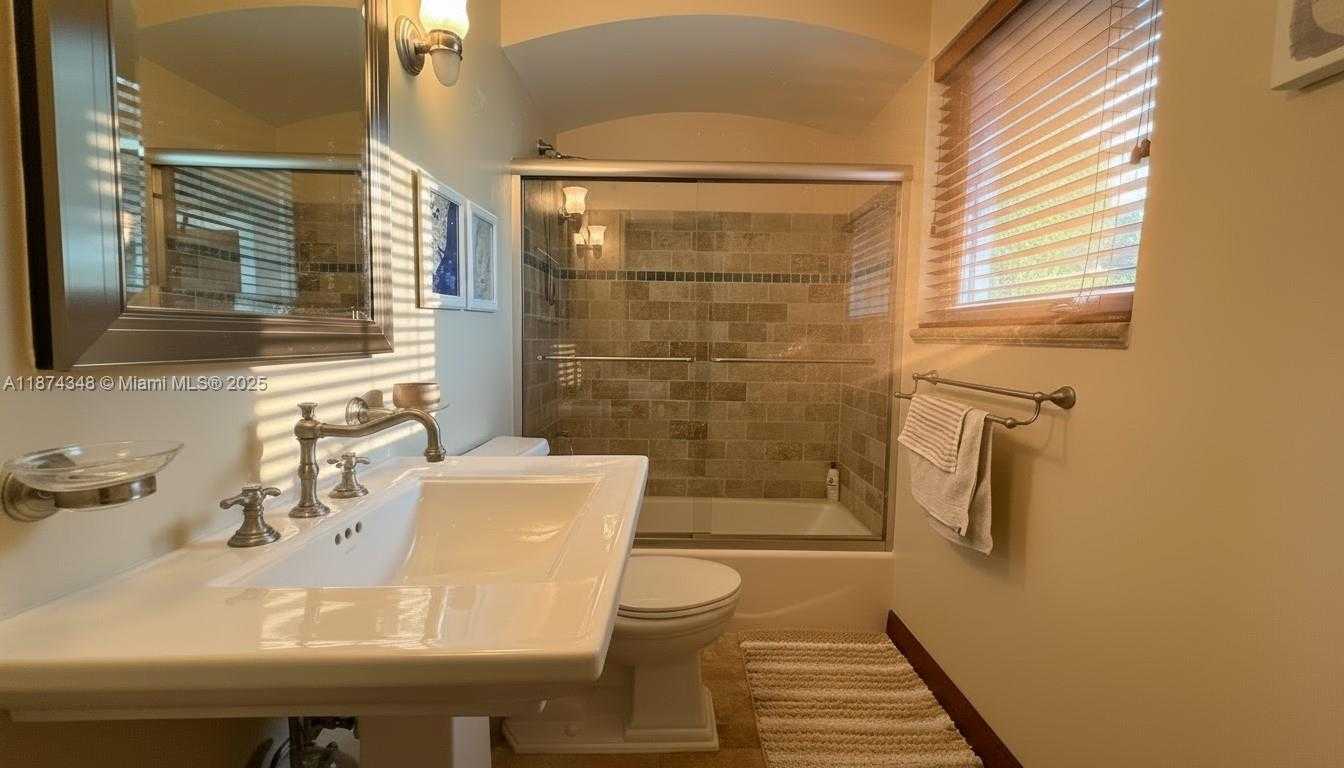 Small Image of 40 SOUTH WEST 30TH RD, Miami Number 47