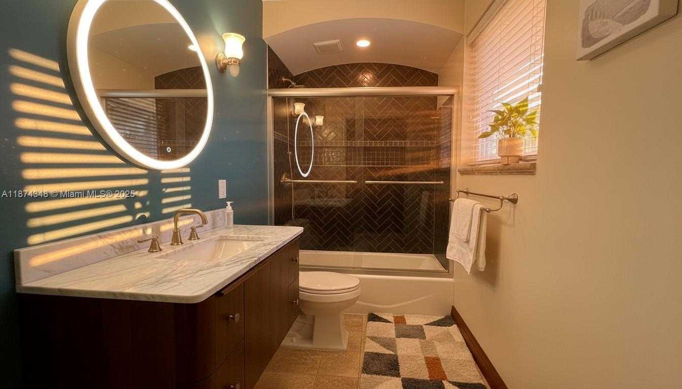 Small Image of 40 SOUTH WEST 30TH RD, Miami Number 49
