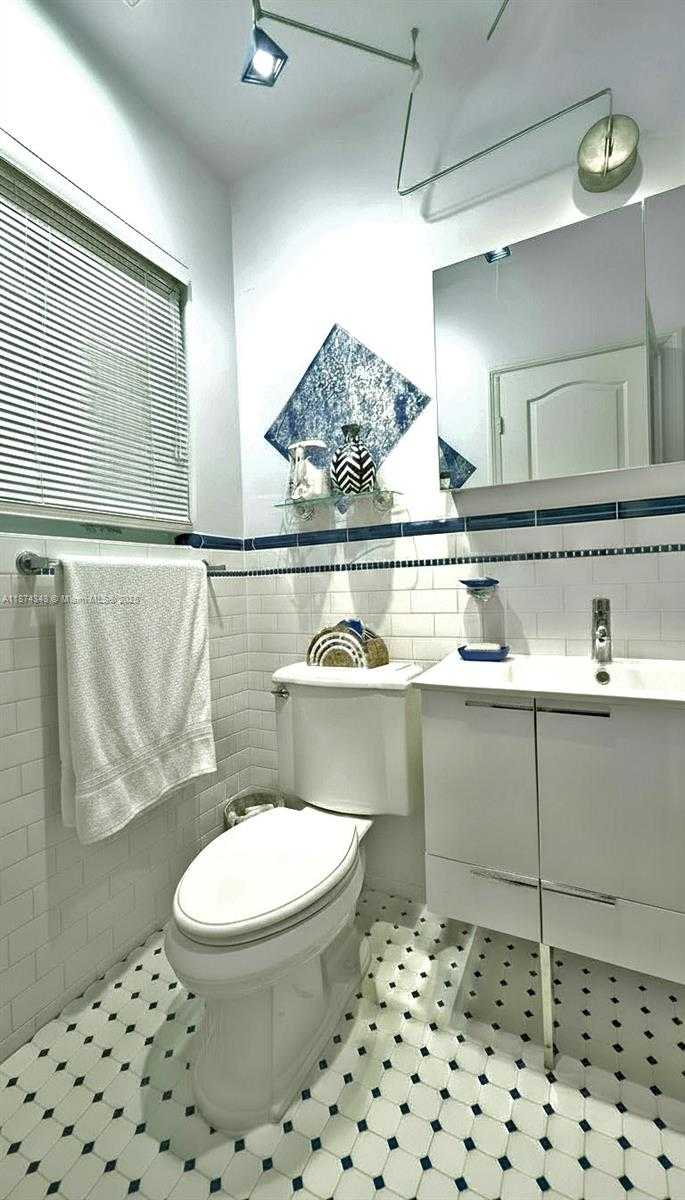 Small Image of 40 SOUTH WEST 30TH RD, Miami Number 56