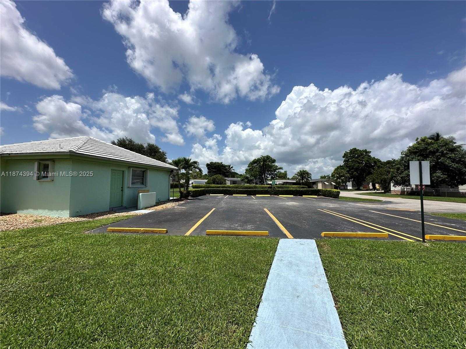 Small Image of 35250 SOUTH WEST 177 CT, Homestead Number 27