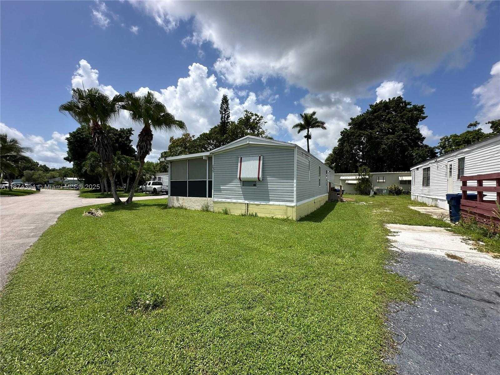 Small Image of 35250 SOUTH WEST 177 CT, Homestead Number 28