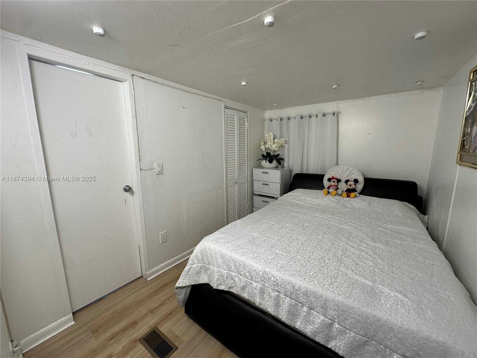 Small Image of 35250 SOUTH WEST 177 CT, Homestead Number 4