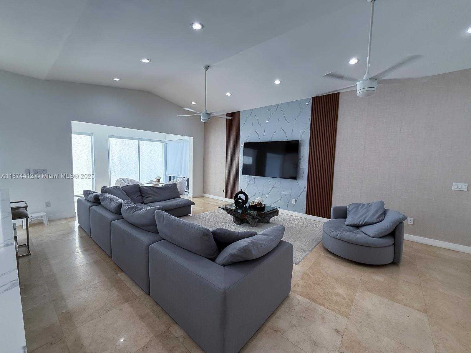 Small Image of 350 NORTH WEST 124TH AVE, Miami Number 21
