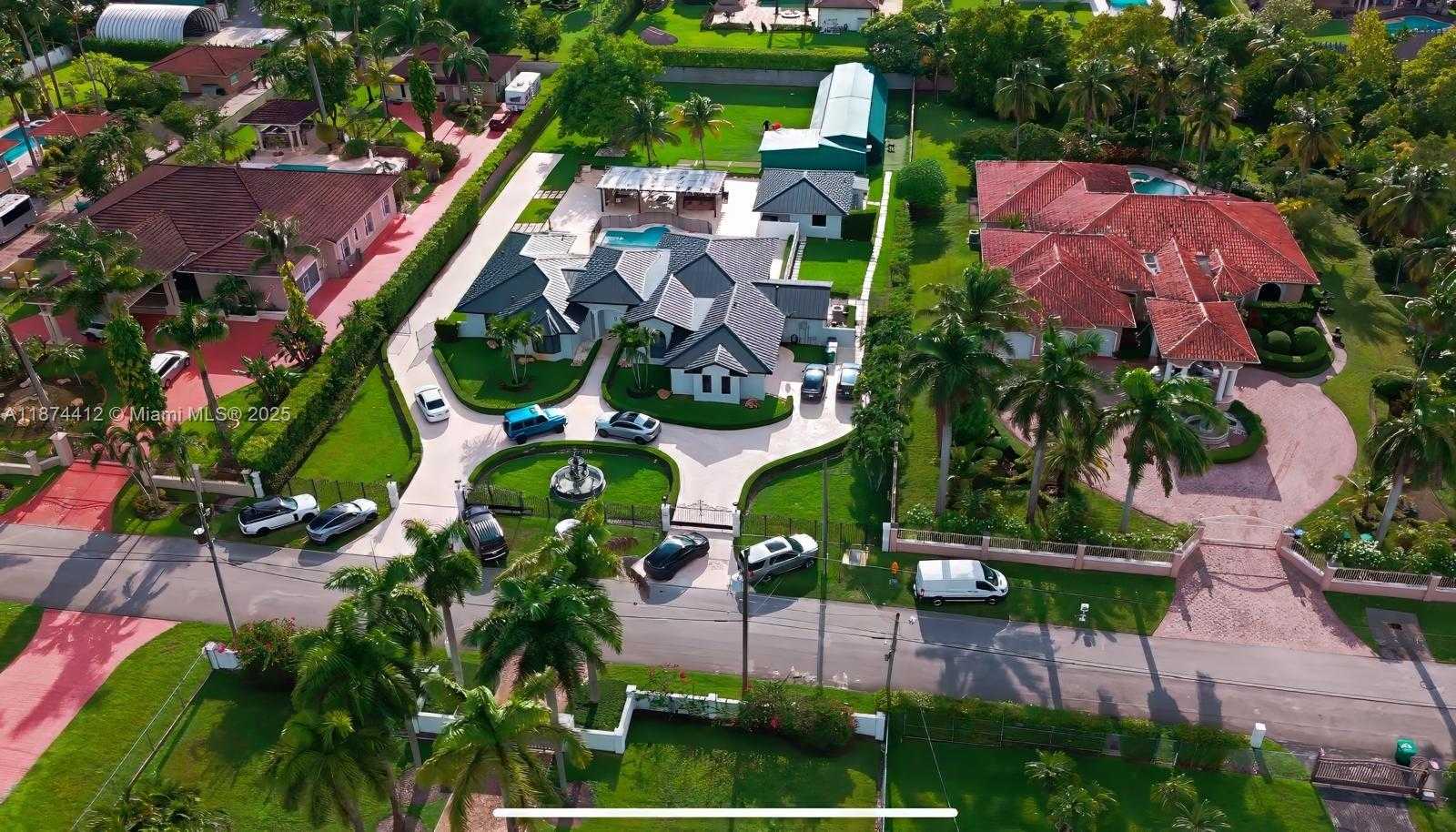 Small Image of 350 NORTH WEST 124TH AVE, Miami Number 31