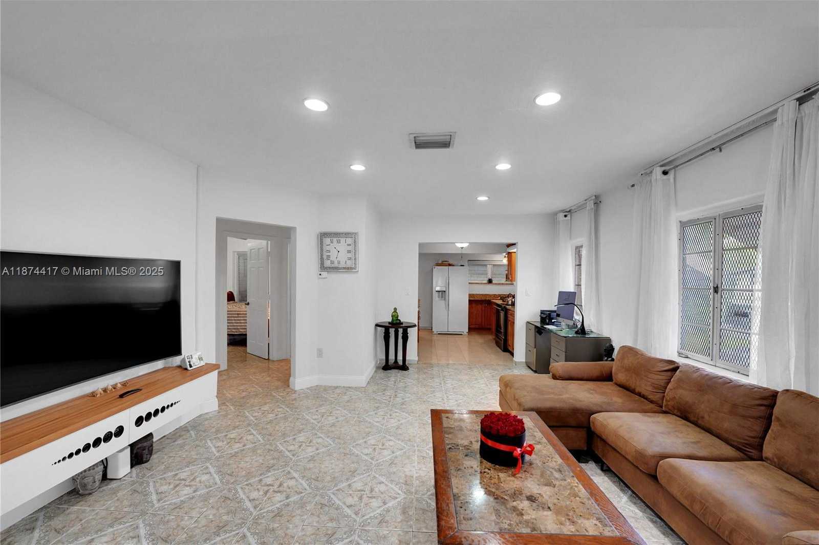 Small Image of 1260 NORTH EAST 135TH ST, North Miami Number 10