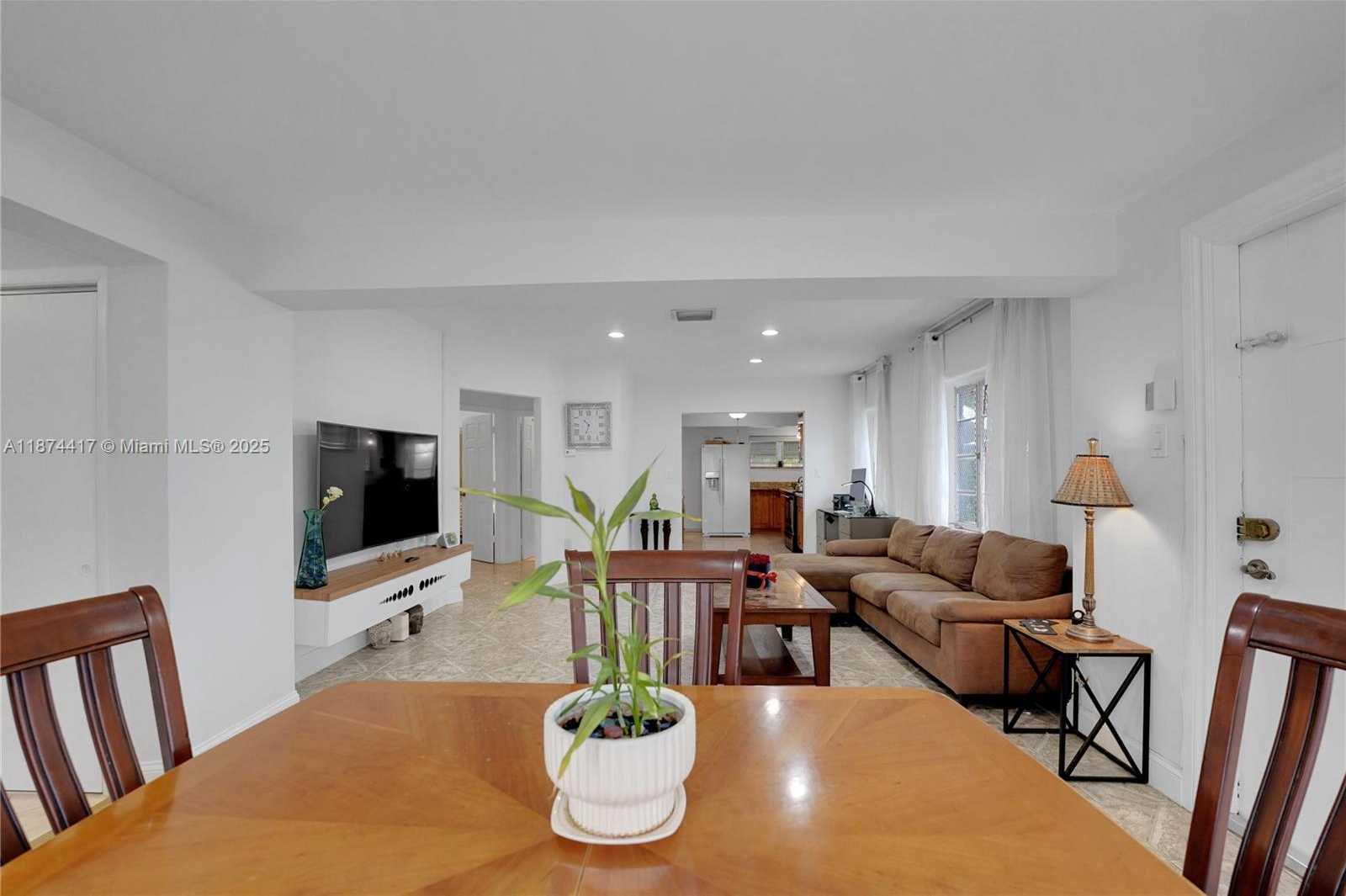 Small Image of 1260 NORTH EAST 135TH ST, North Miami Number 11