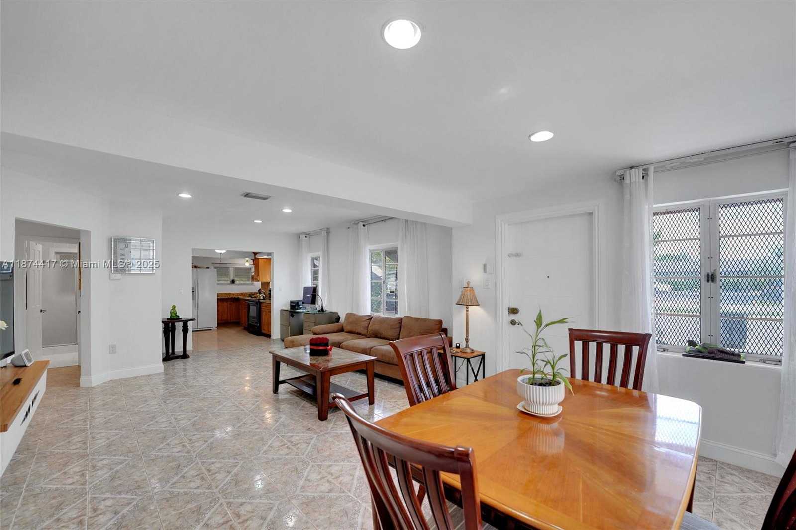 Small Image of 1260 NORTH EAST 135TH ST, North Miami Number 12