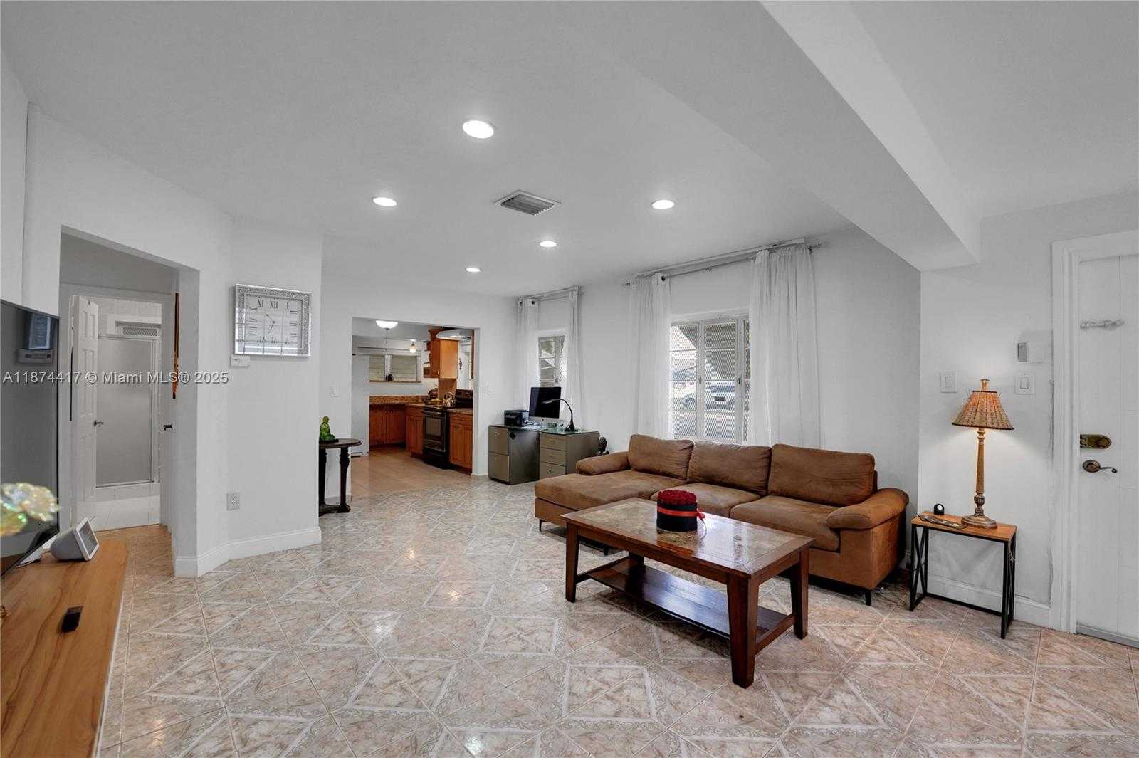 Small Image of 1260 NORTH EAST 135TH ST, North Miami Number 14