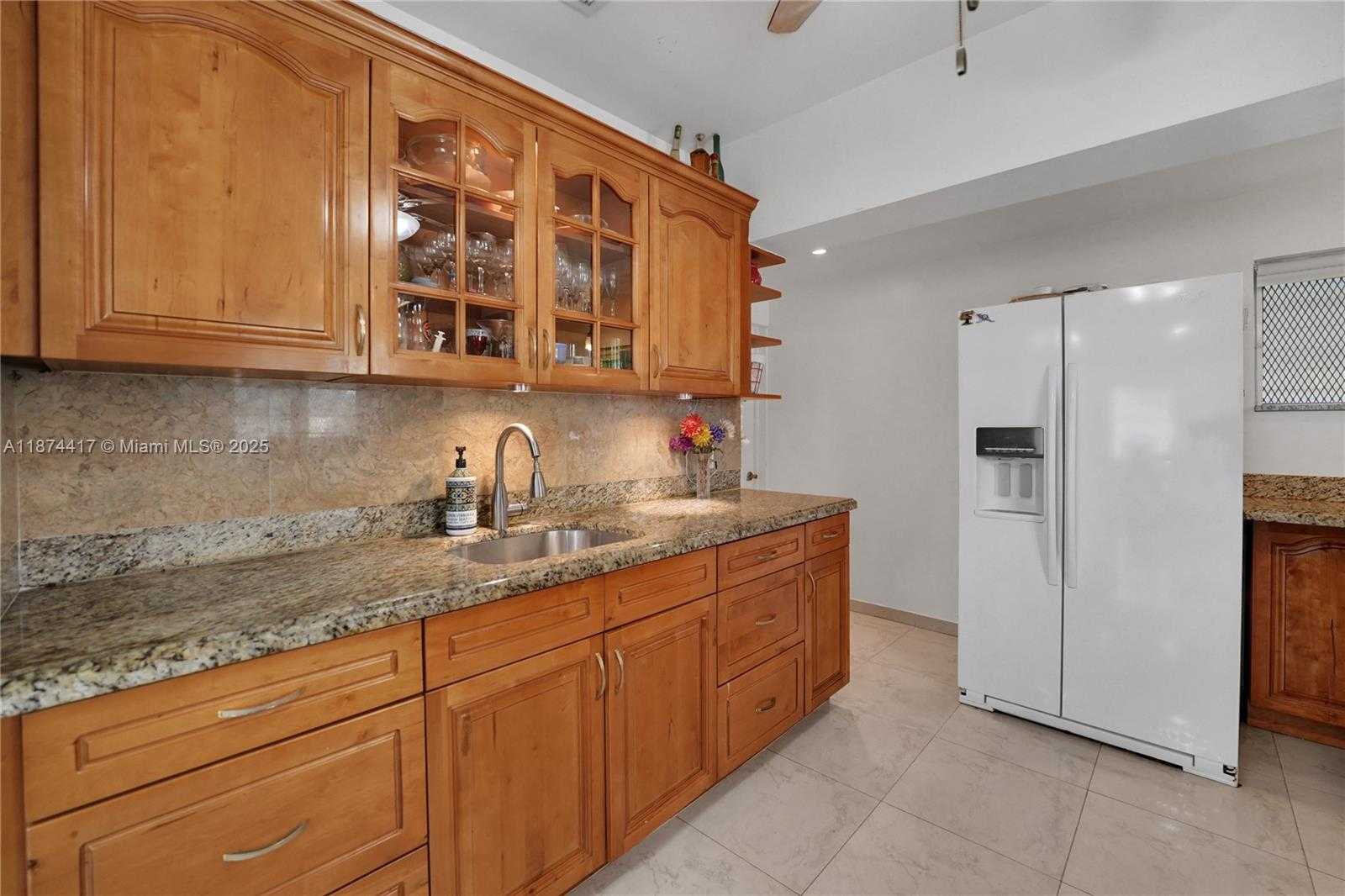 Small Image of 1260 NORTH EAST 135TH ST, North Miami Number 19