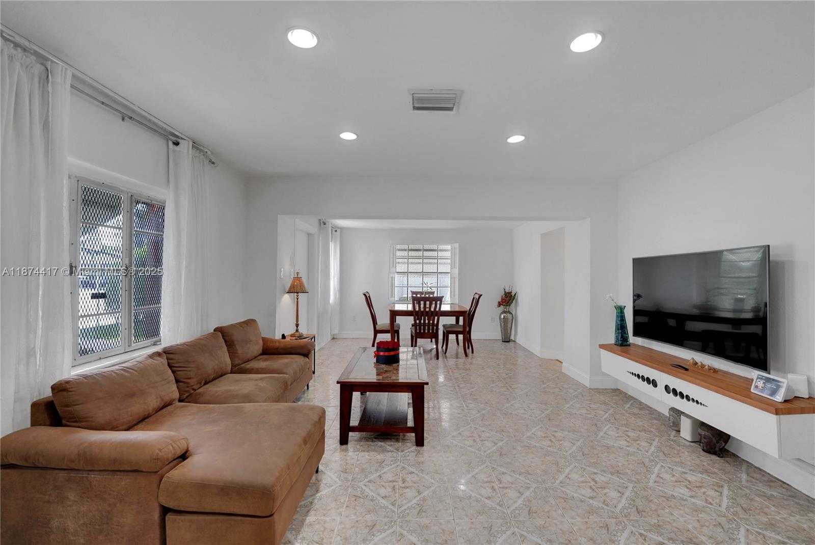Small Image of 1260 NORTH EAST 135TH ST, North Miami Number 26