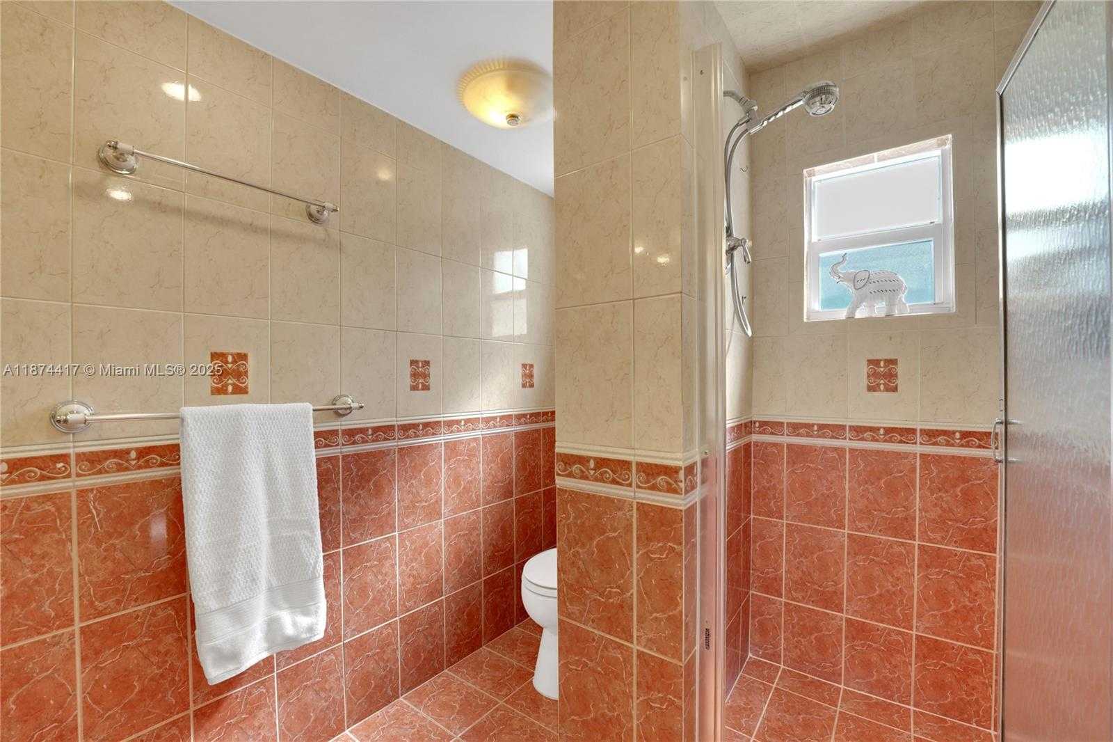 Small Image of 1260 NORTH EAST 135TH ST, North Miami Number 28