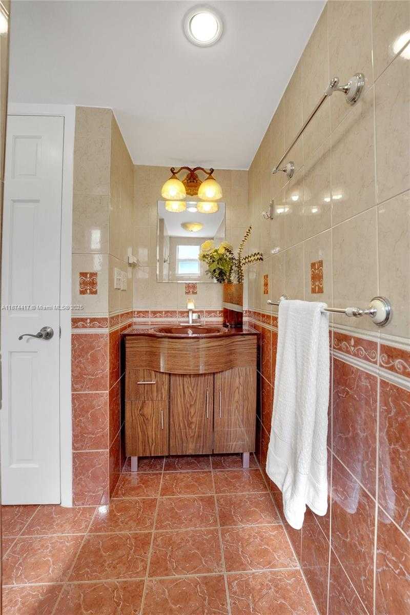 Small Image of 1260 NORTH EAST 135TH ST, North Miami Number 30