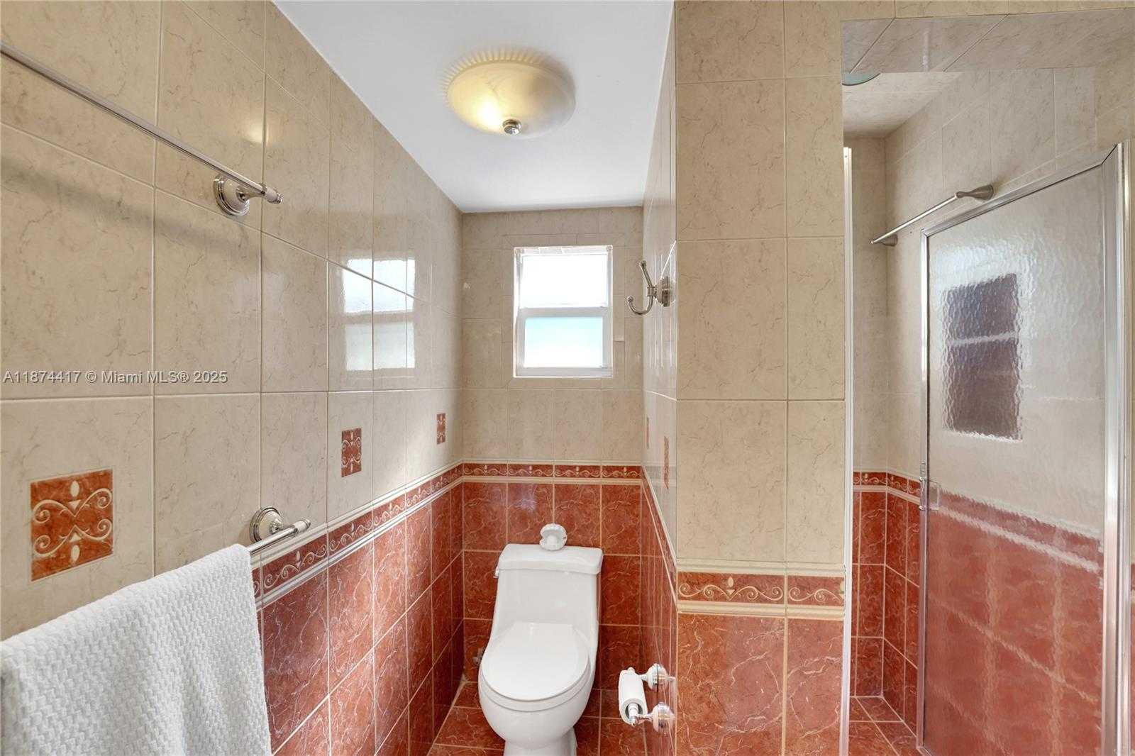 Small Image of 1260 NORTH EAST 135TH ST, North Miami Number 31