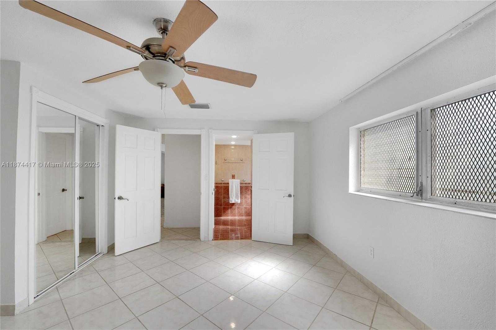Small Image of 1260 NORTH EAST 135TH ST, North Miami Number 33