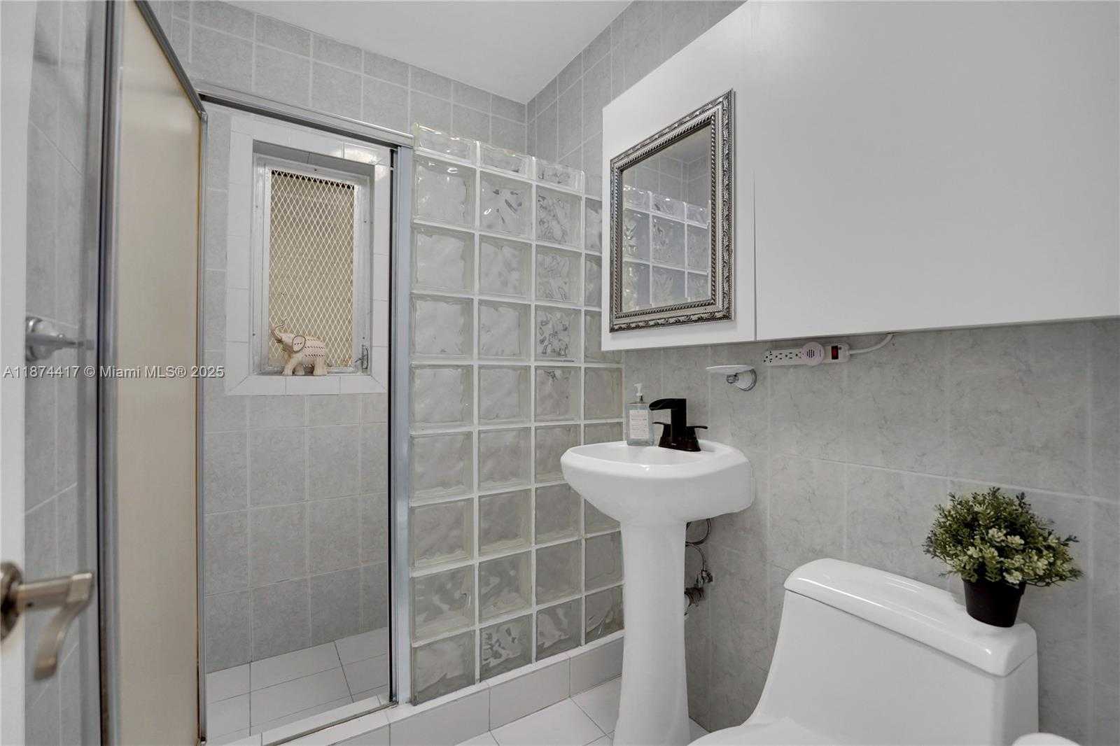 Small Image of 1260 NORTH EAST 135TH ST, North Miami Number 43