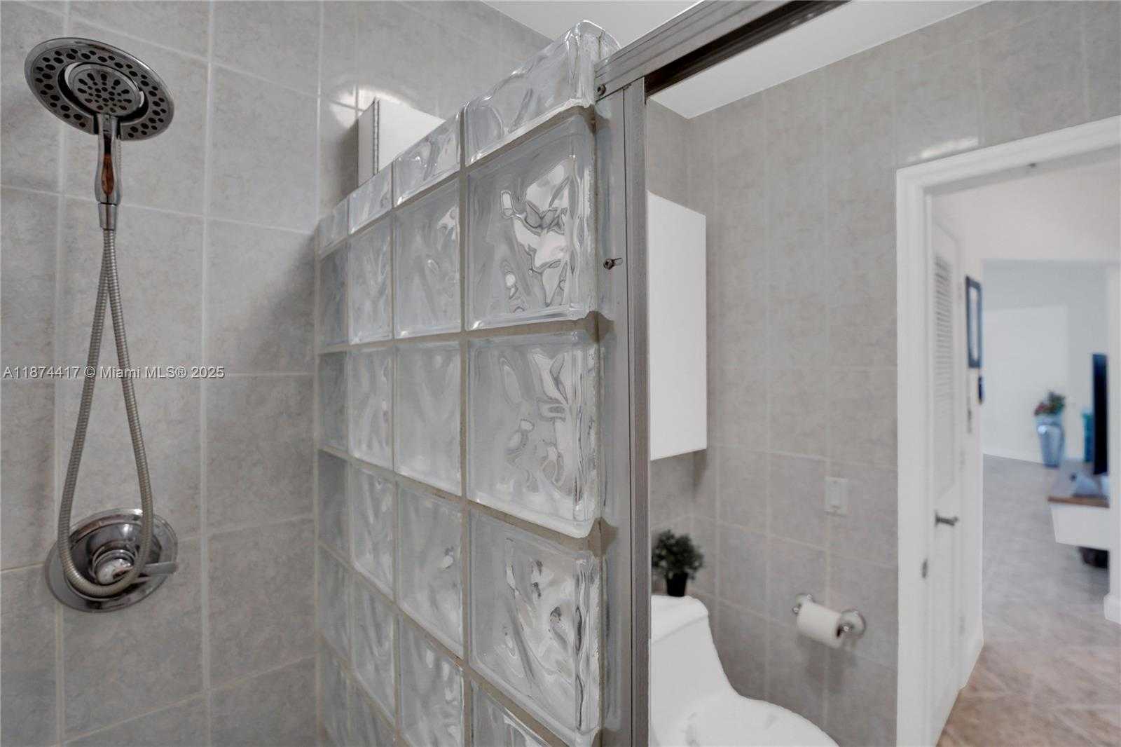 Small Image of 1260 NORTH EAST 135TH ST, North Miami Number 44