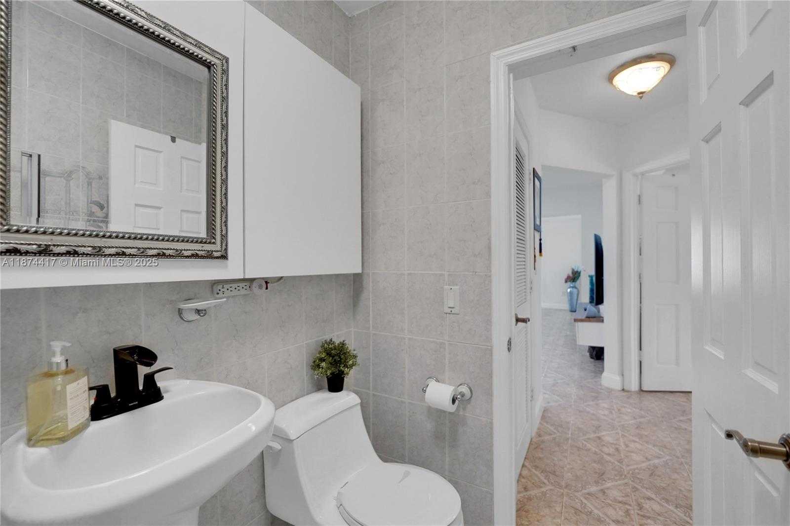 Small Image of 1260 NORTH EAST 135TH ST, North Miami Number 45