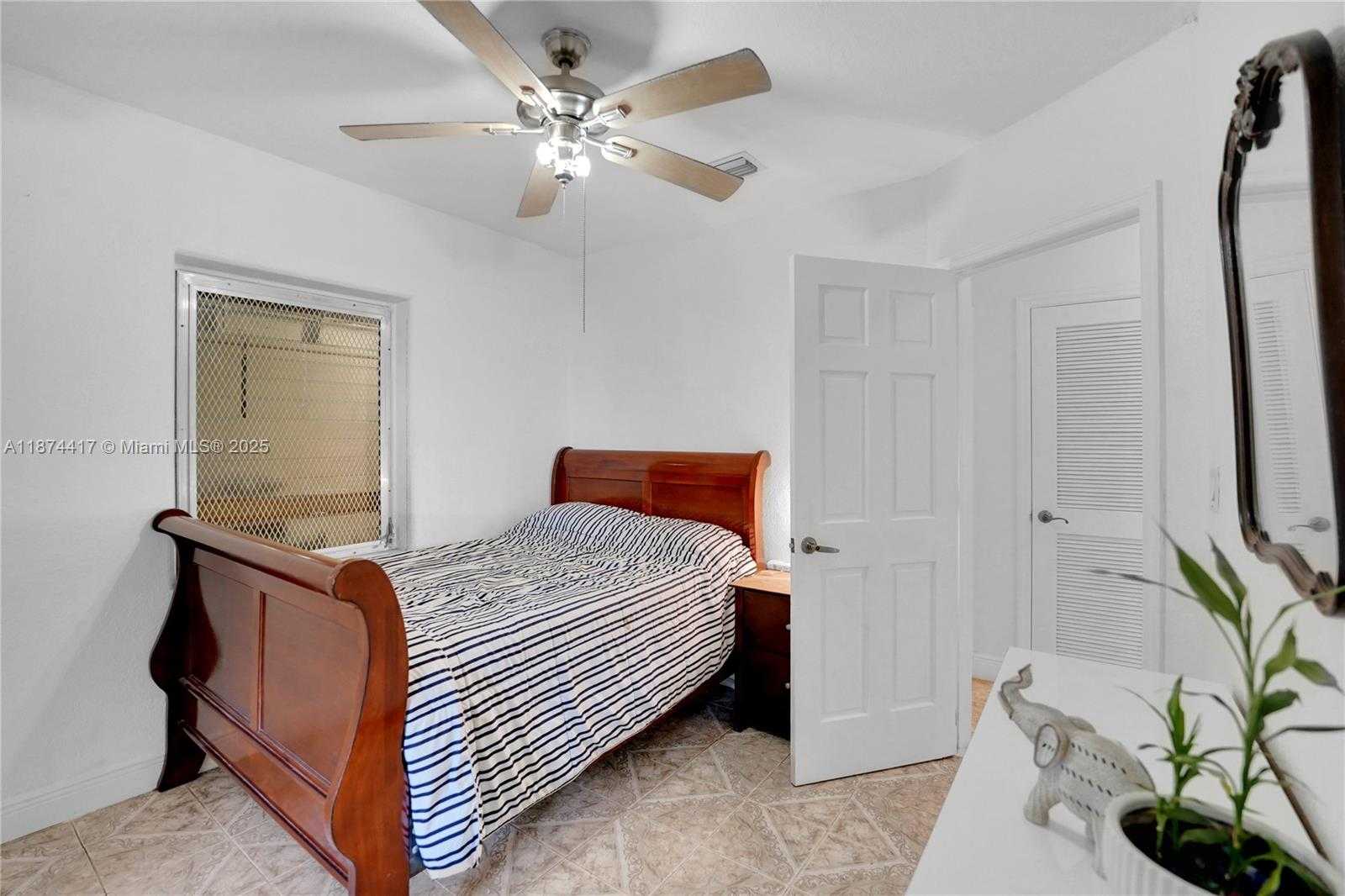 Small Image of 1260 NORTH EAST 135TH ST, North Miami Number 47