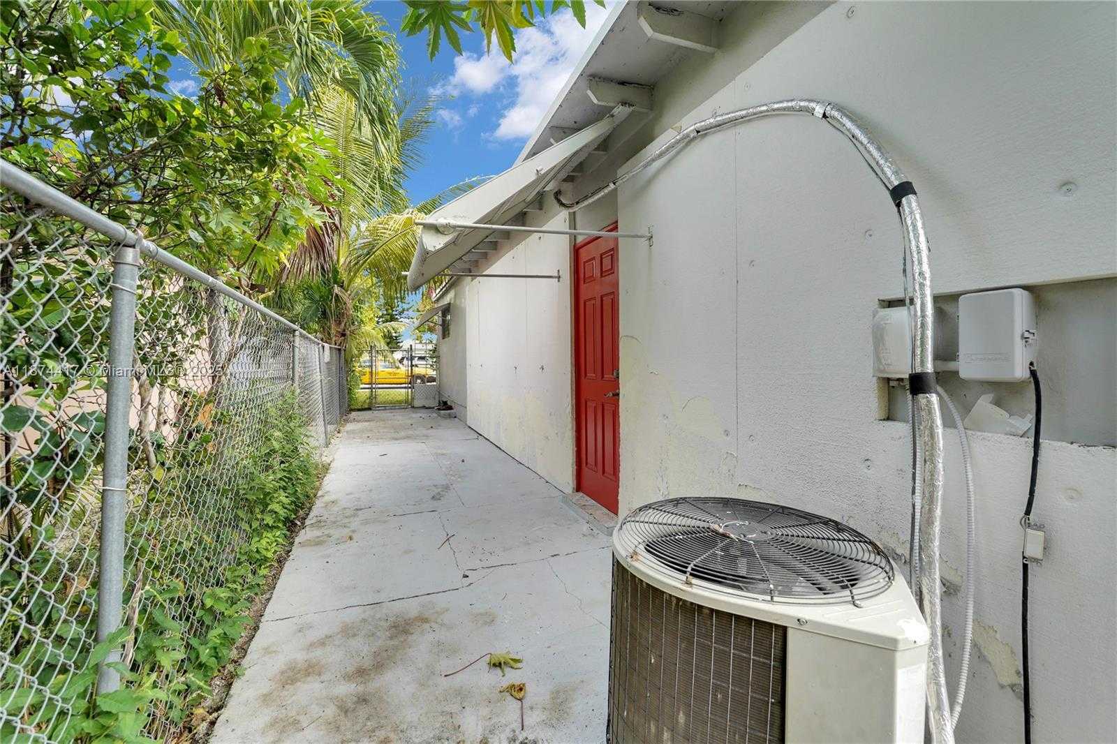 Small Image of 1260 NORTH EAST 135TH ST, North Miami Number 54