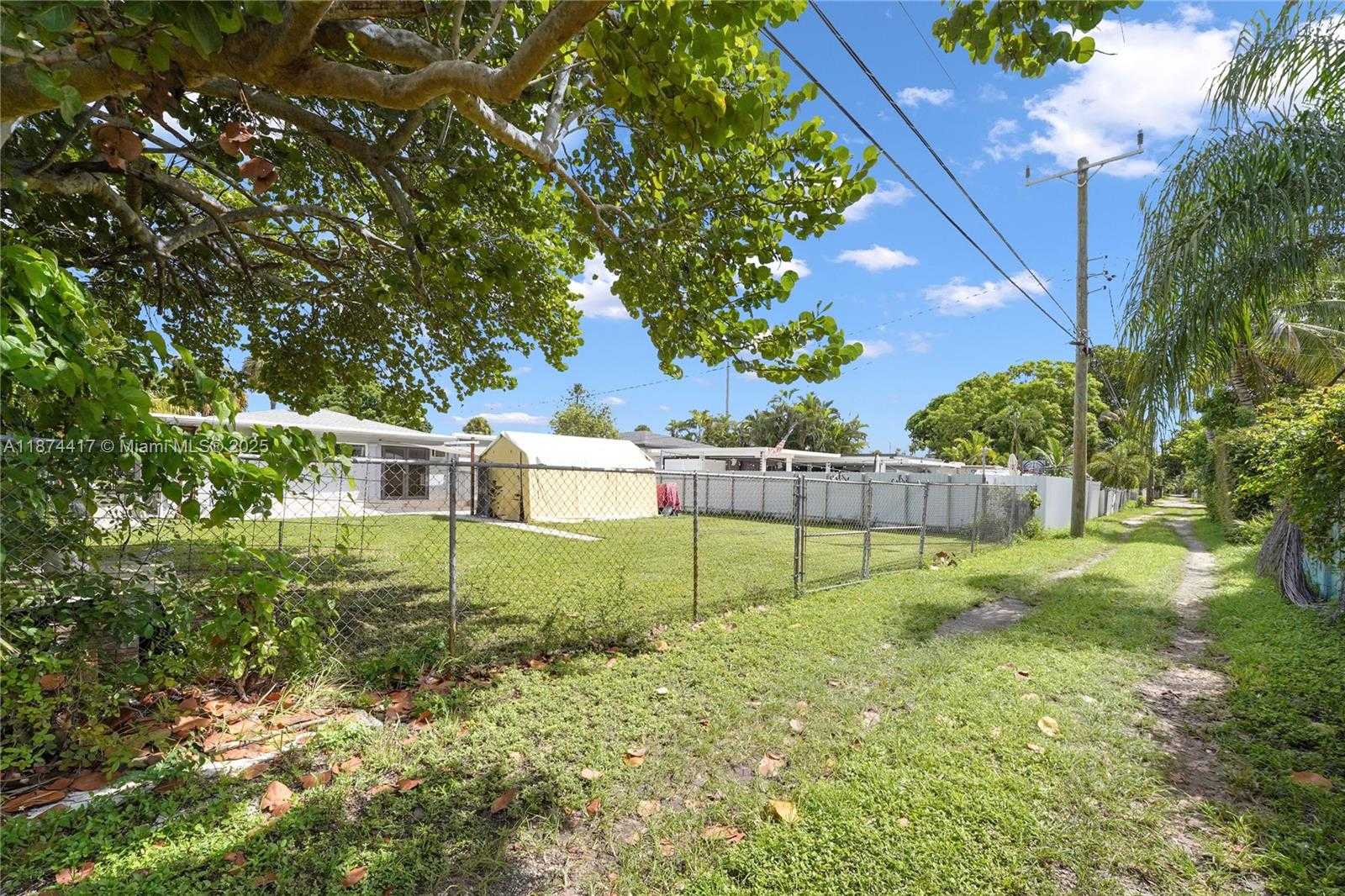 Small Image of 1260 NORTH EAST 135TH ST, North Miami Number 59