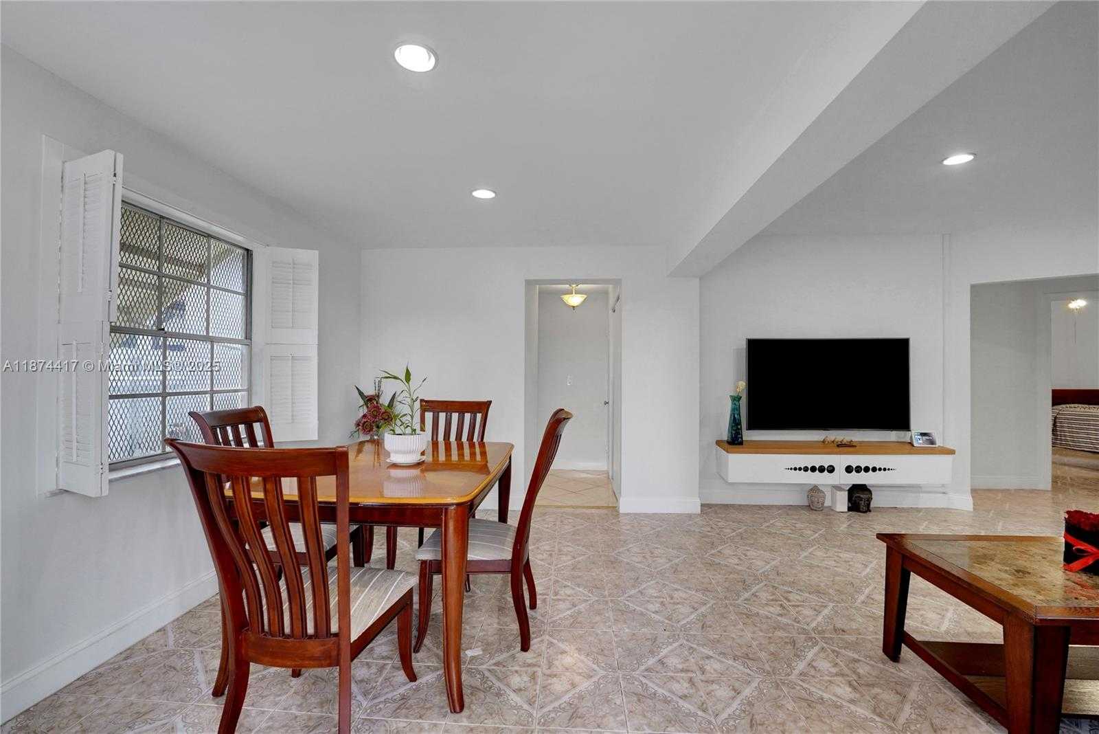 Small Image of 1260 NORTH EAST 135TH ST, North Miami Number 6