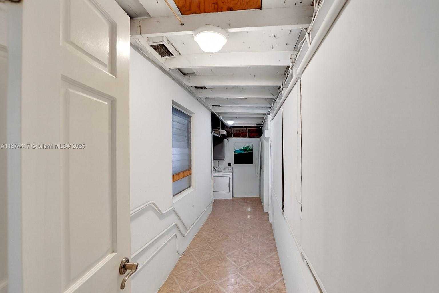 Small Image of 1260 NORTH EAST 135TH ST, North Miami Number 64