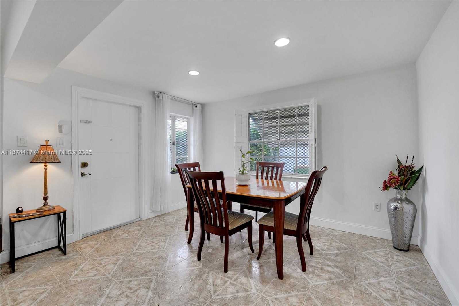 Small Image of 1260 NORTH EAST 135TH ST, North Miami Number 9