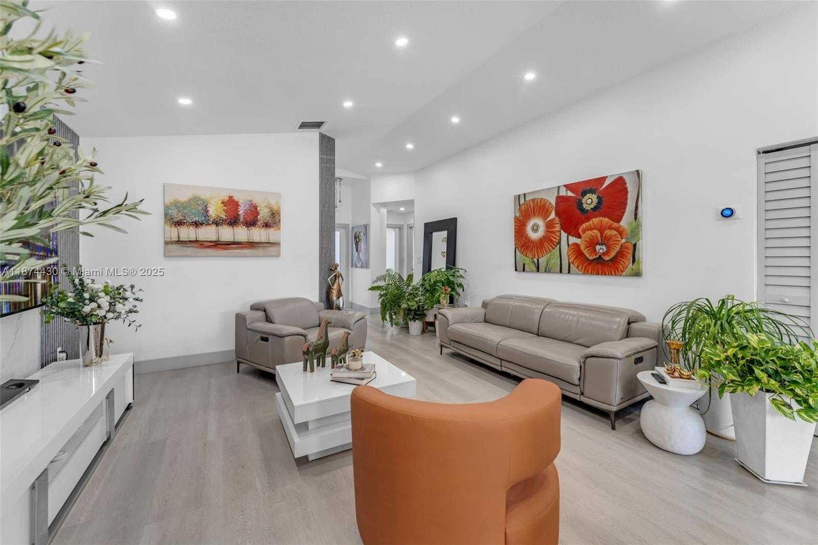 Small Image of 16300 SOUTH WEST 102ND ST, Miami Number 13